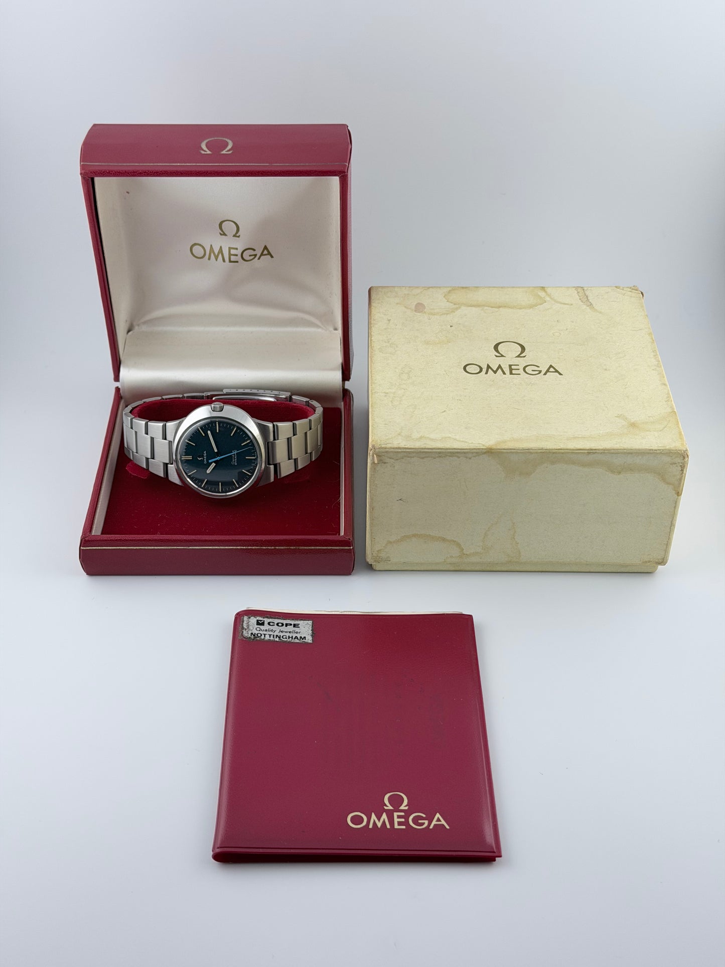 Omega Geneve Dynamic Manual Wind 135.033 - Box and Papers