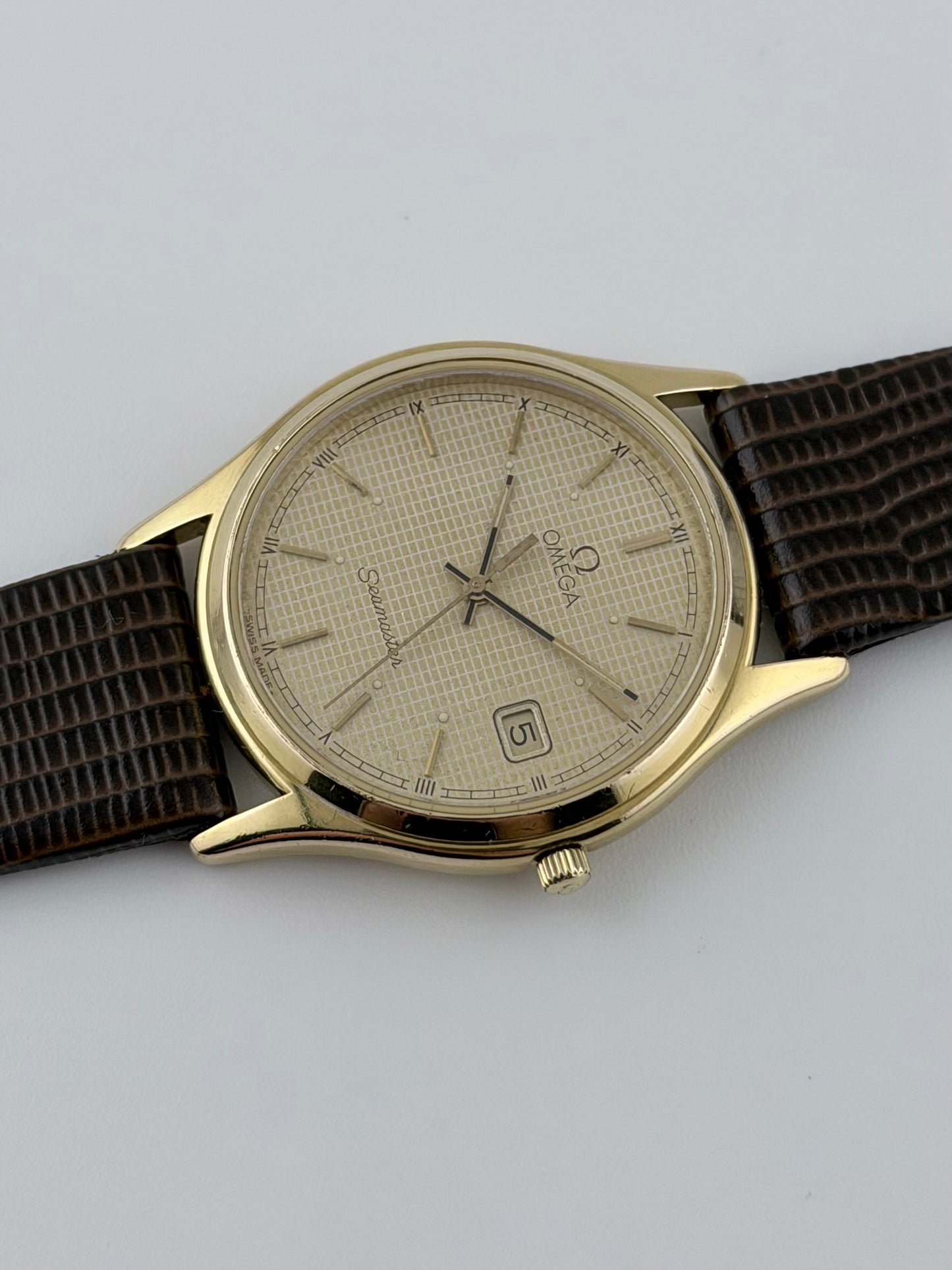 Omega Seamaster Quartz Date 196.0251 - Textured Dial