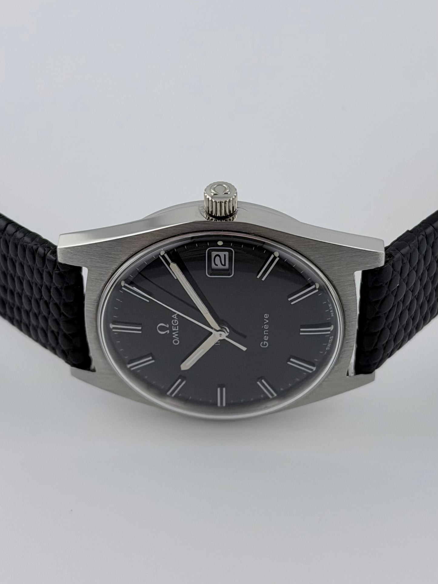 Omega Geneve Date Manual Wind 136.041