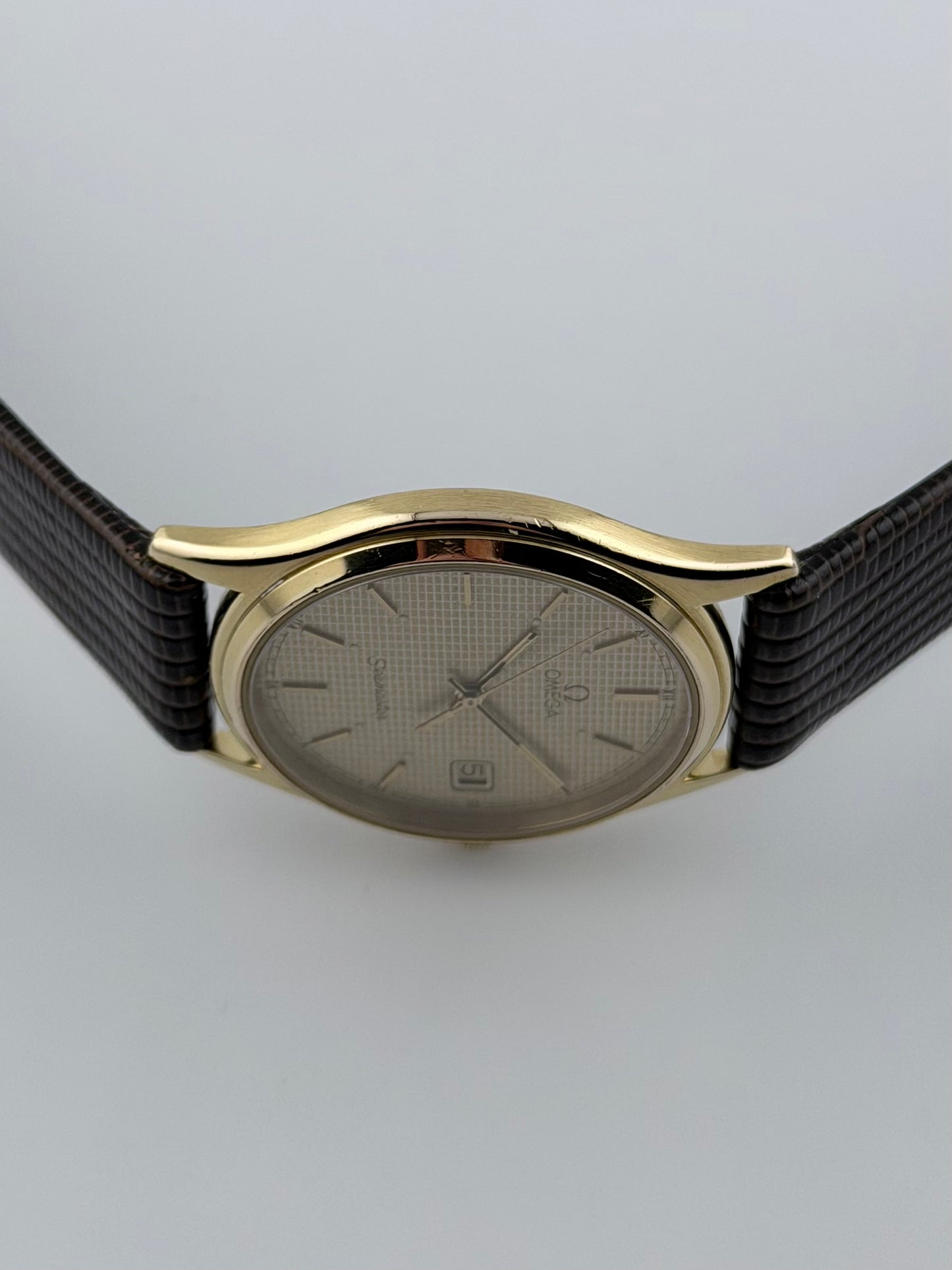 Omega Seamaster Quartz Date 196.0251 - Textured Dial