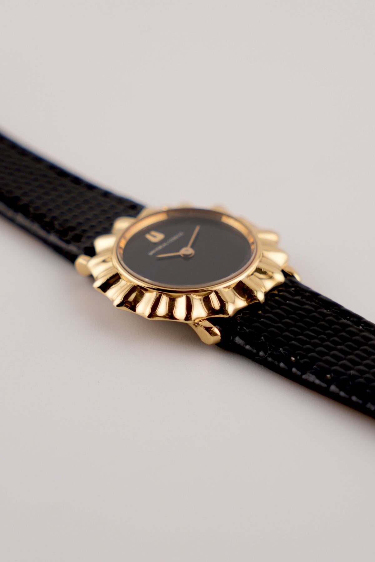 Universal Geneve "Flower" 542683 - Ladies - RARE