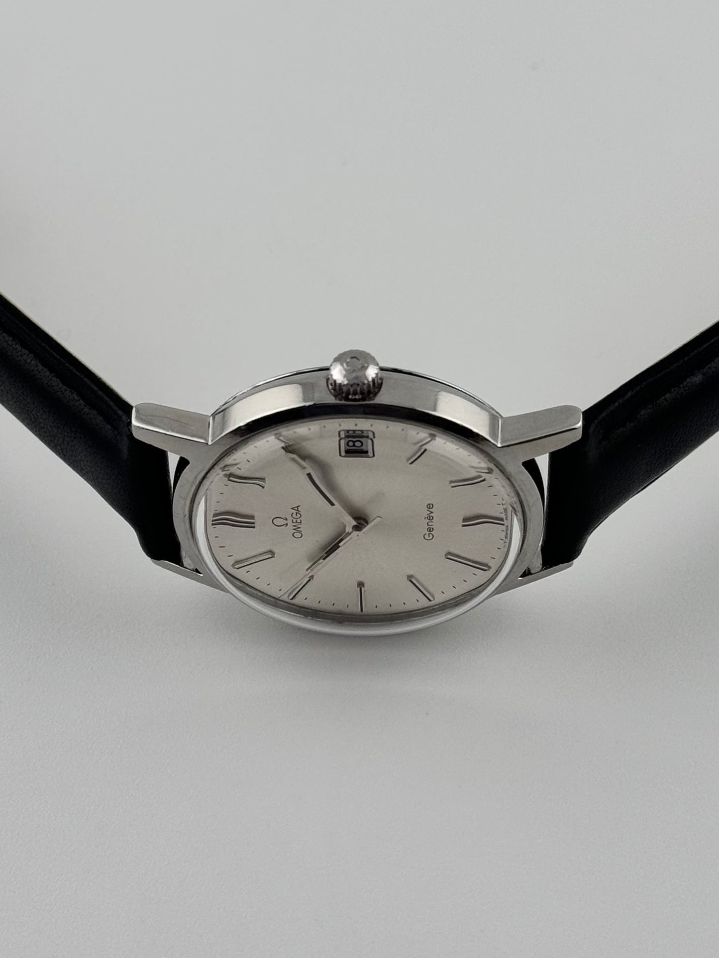 Omega Geneve Date Manual 136.0104 Sunburst Dial