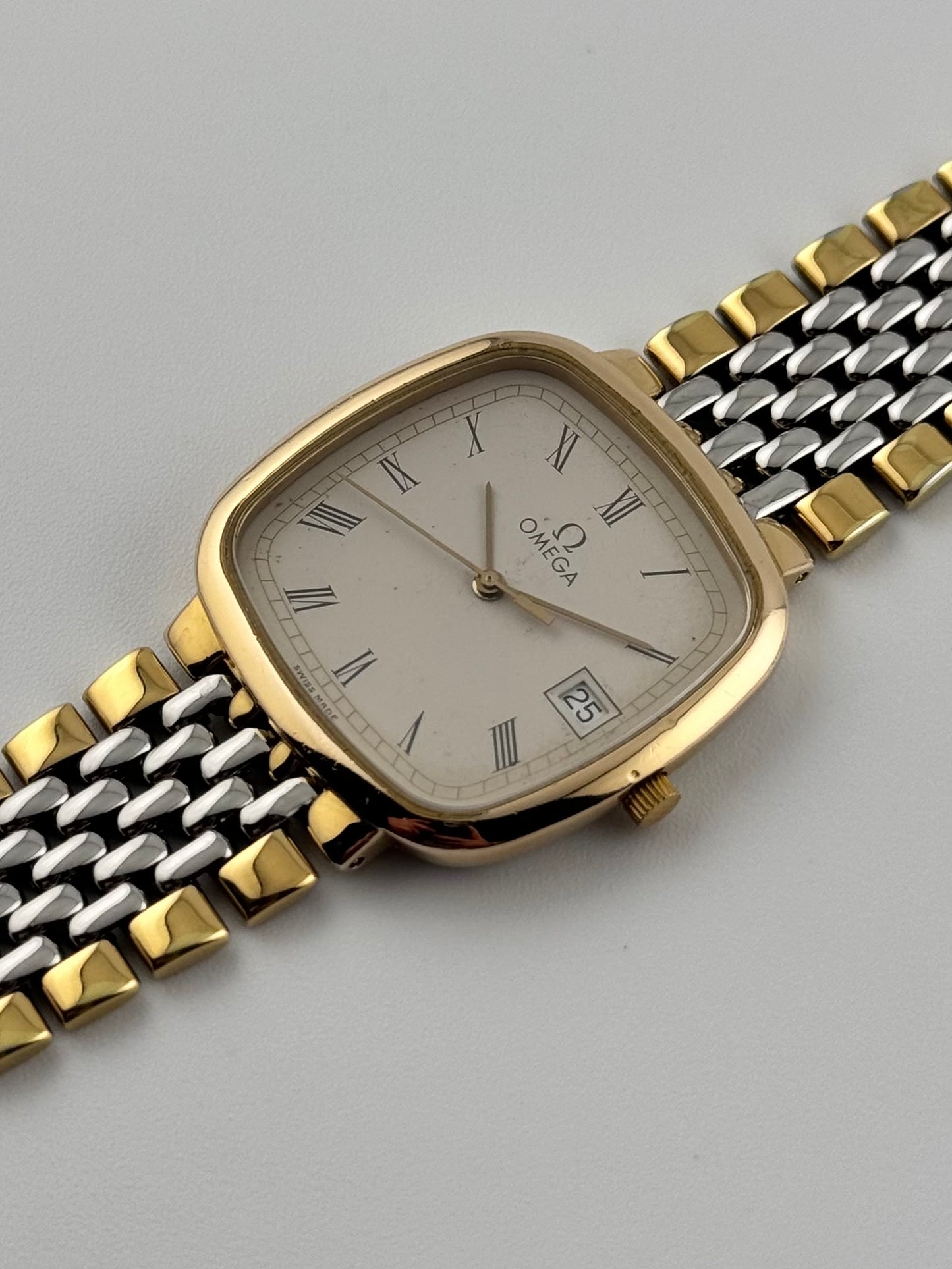 Omega De Ville Quartz Date 396.1017  - Original bracelet