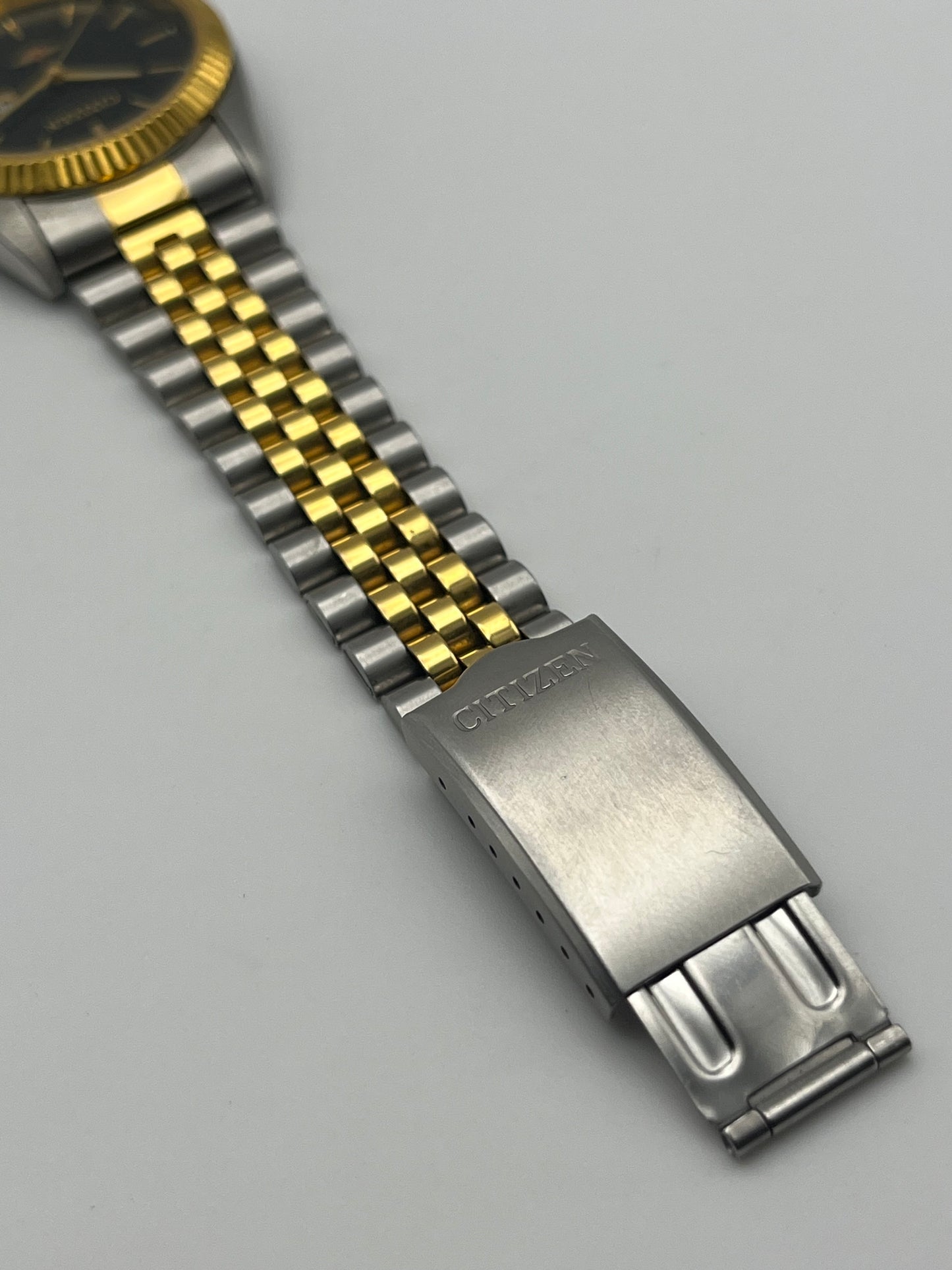 Citizen Eagle 7 Day-Date 4-R02106