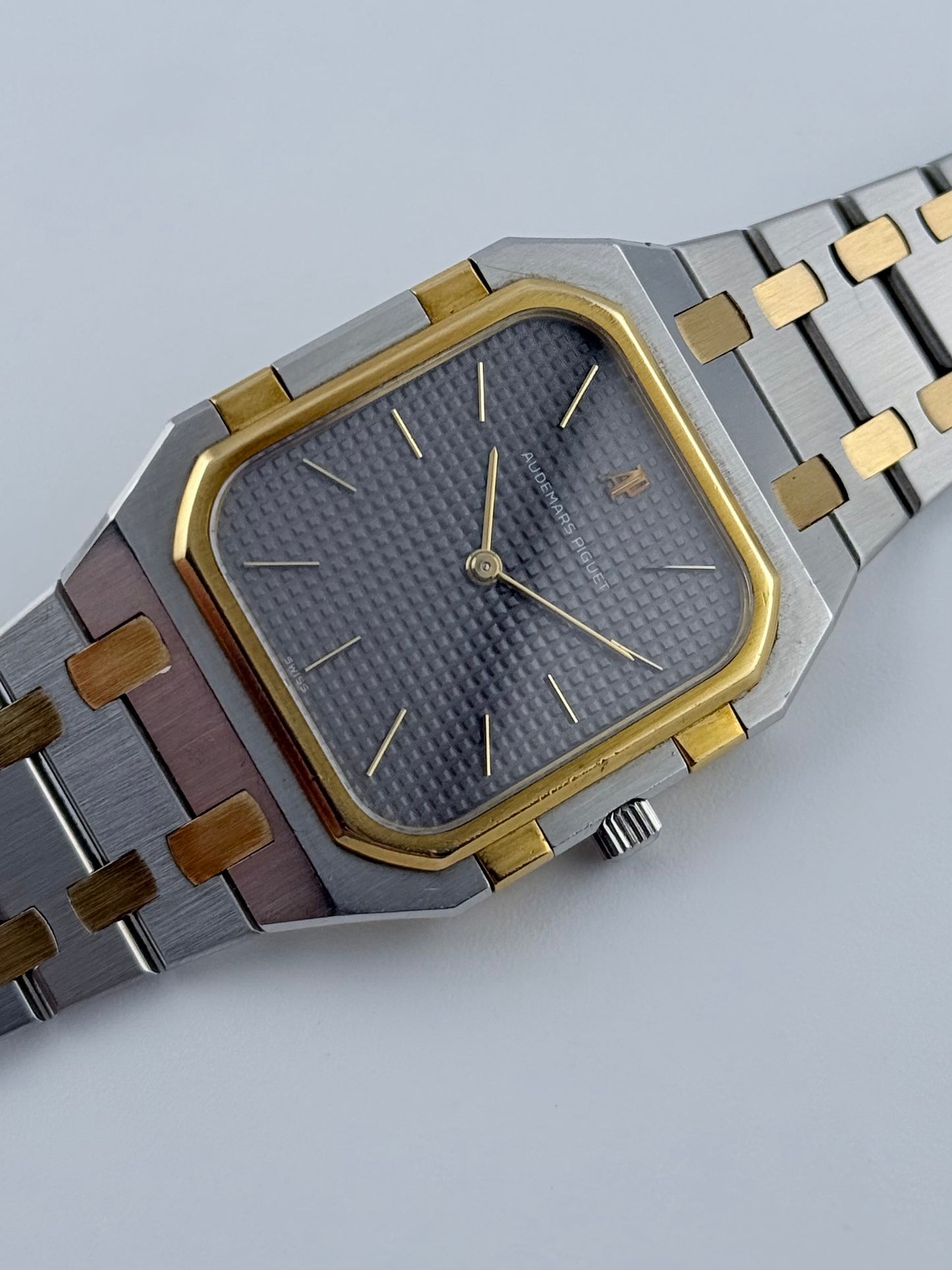 Audemars Piguet Royal Oak Jumbo - 56005 SA - Box and Papers