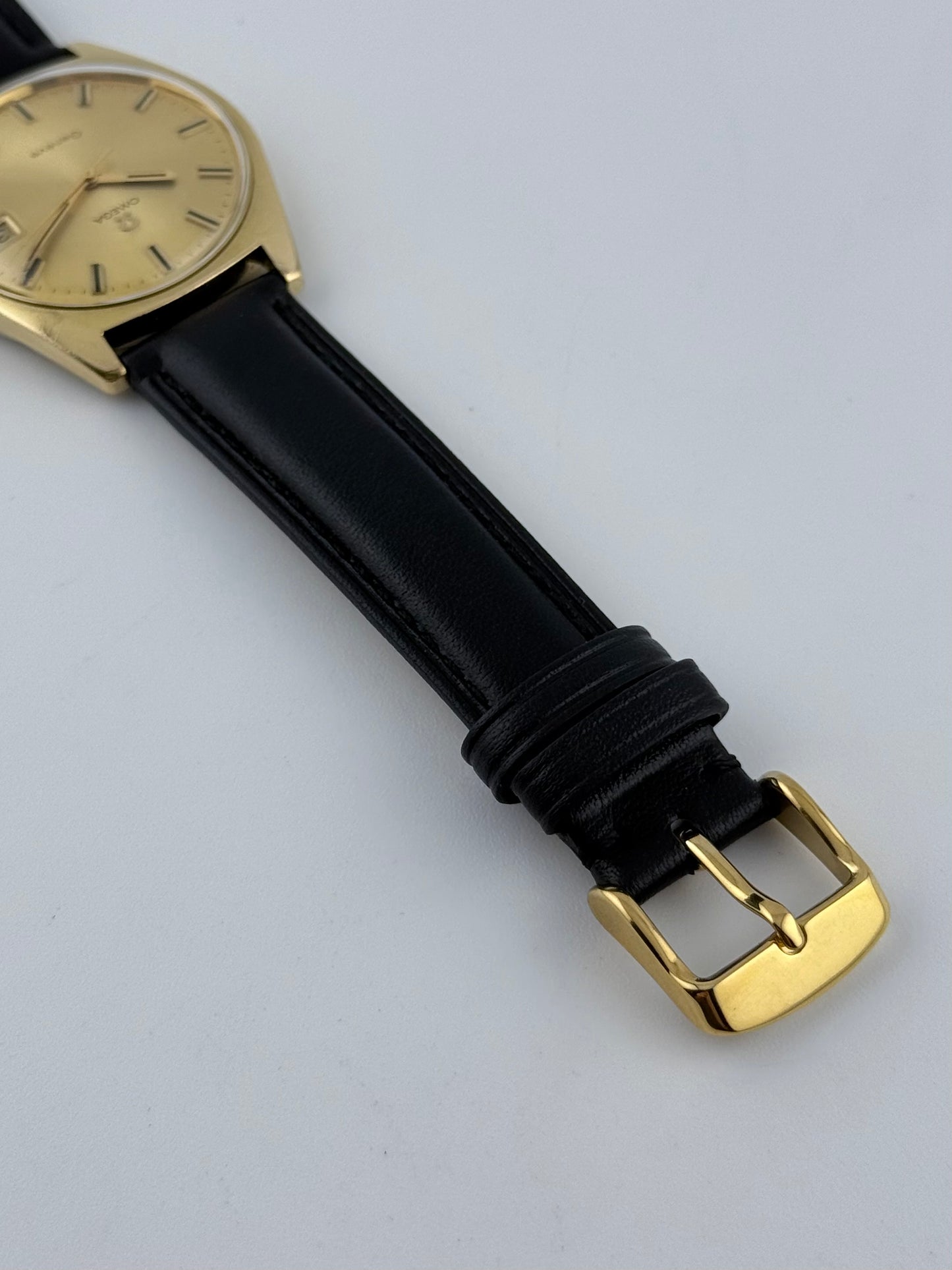 Omega Geneve Date Manual Wind 136.041 - Box and Papers