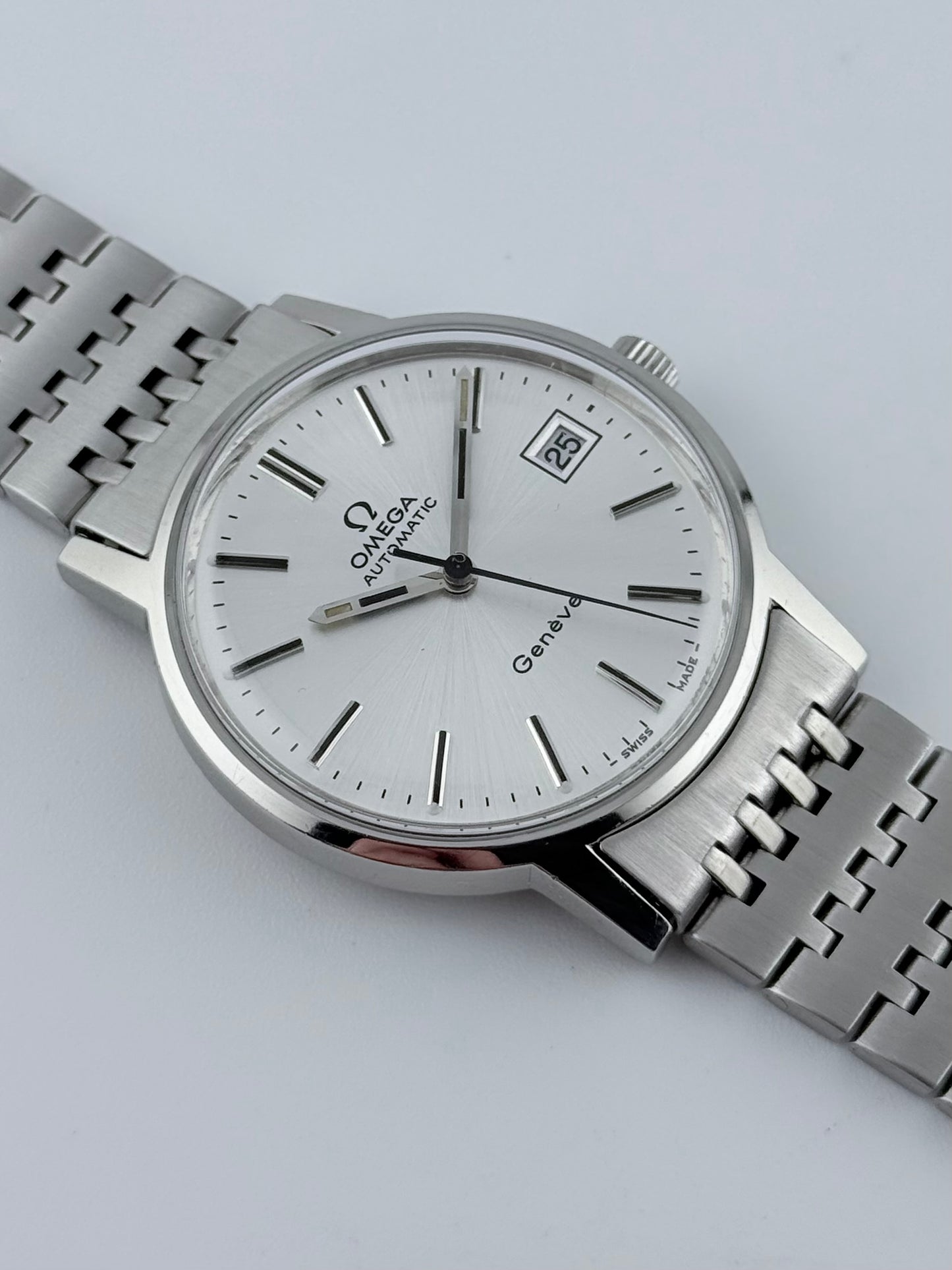 Omega Geneve Automatic Date - 166.0163