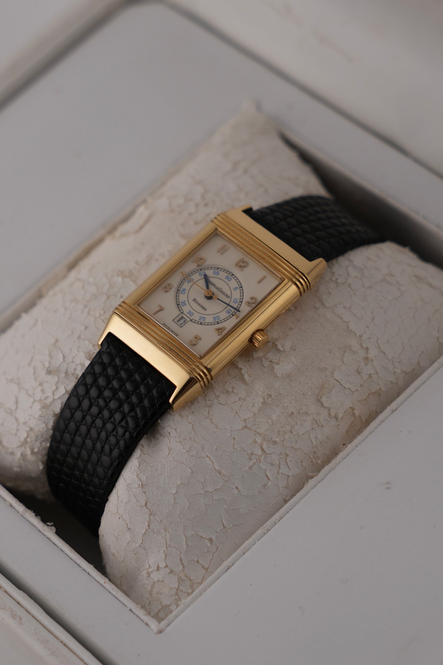 Jaeger-LeCoultre Reverso Quartz 250.1.11 - 18k - Cream Arabic Dial - Box and Papers