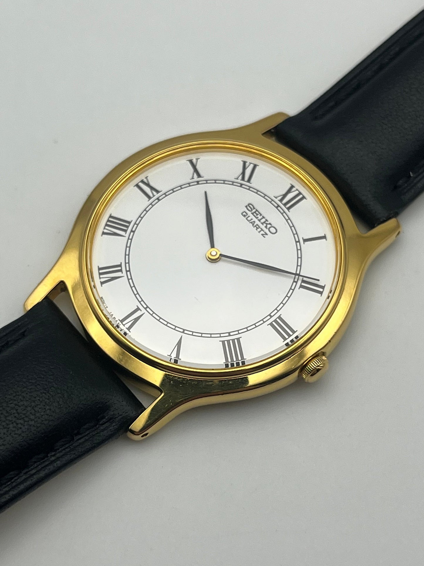 Seiko Quartz V700-8A10