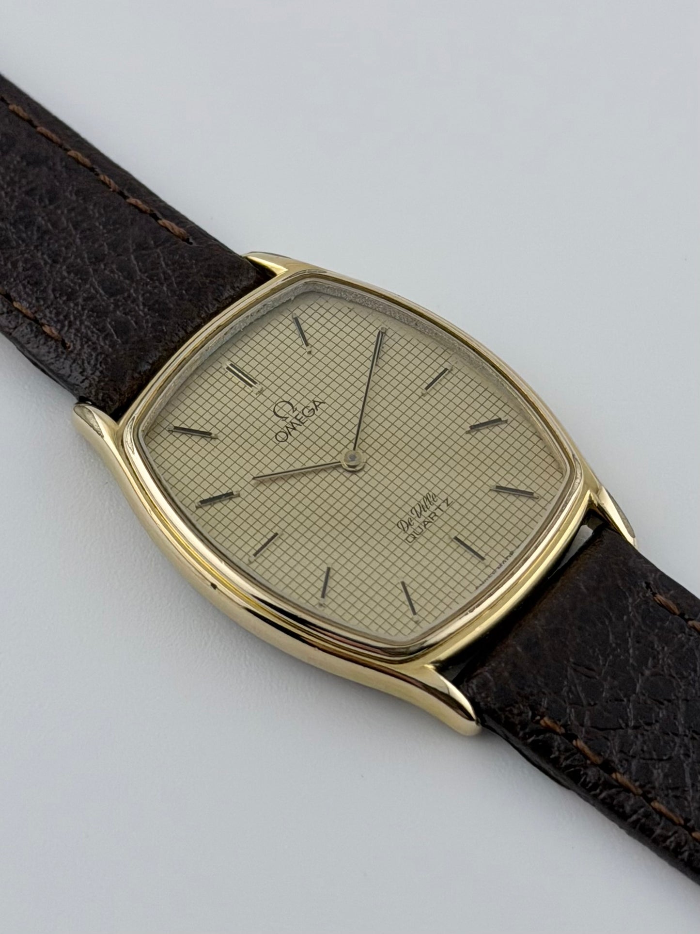 Omega DeVille Tonneau Quartz 191.0100 - Honeycomb Pattern Dial