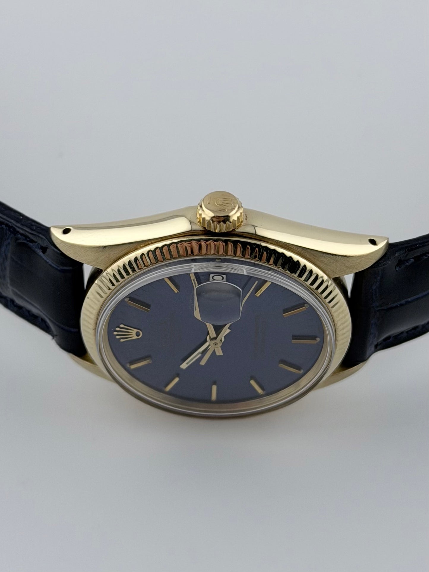 Rolex Oyster Perpetual Date Automatic - 1503 - Solid 14kt Gold - Rare Blue Dial