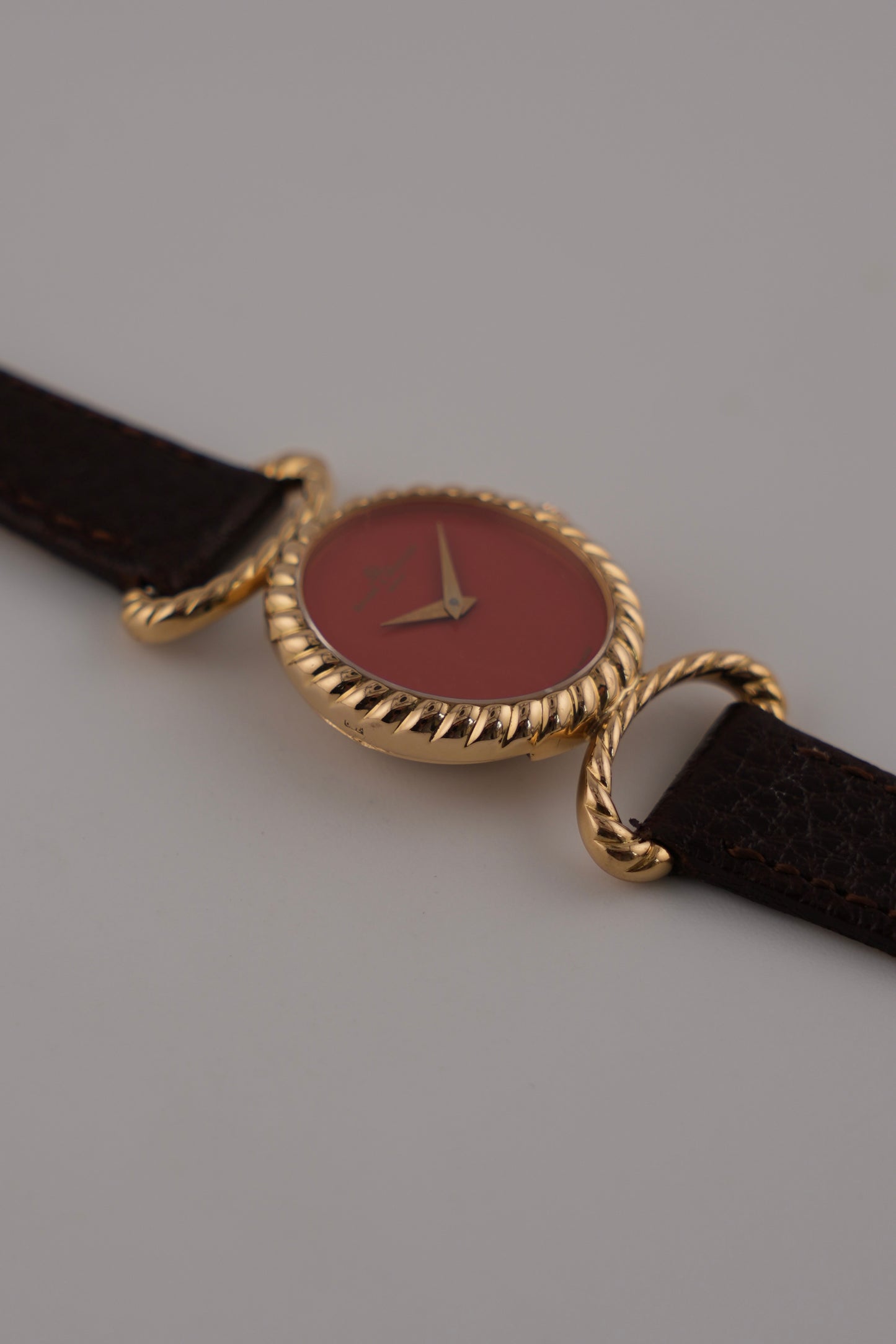 Baume Mercier Geneve Manual Wind Coral Dial - 38320 - solid 18ct Gold - Ladies