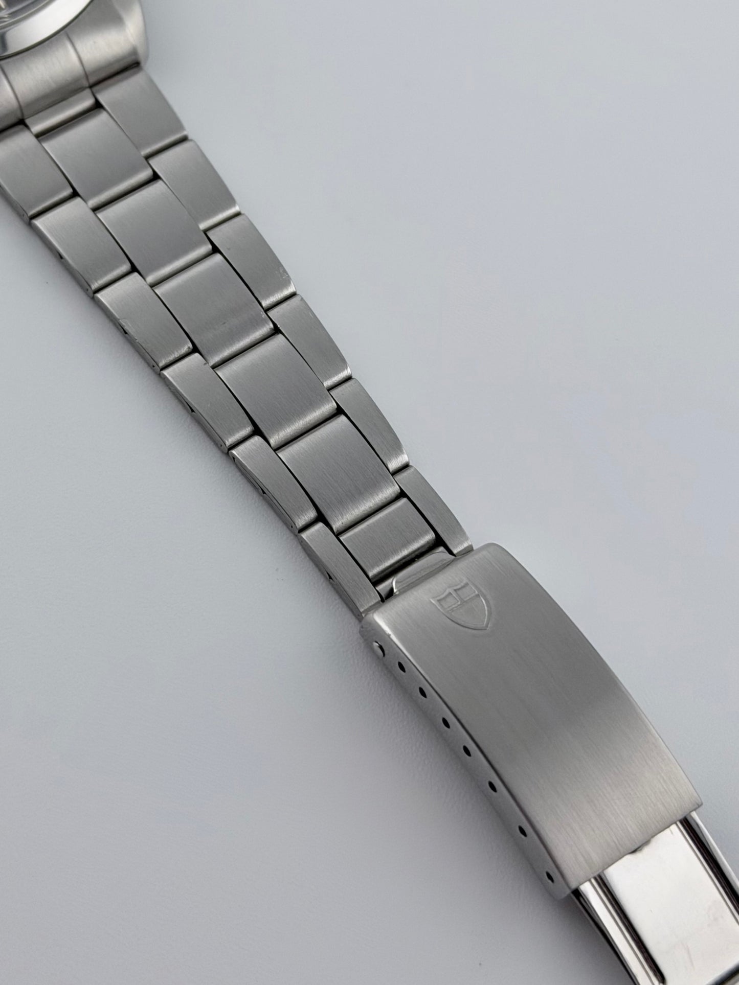 Tudor Oysterdate - Manual Wind - 90120 - Box and Papers!