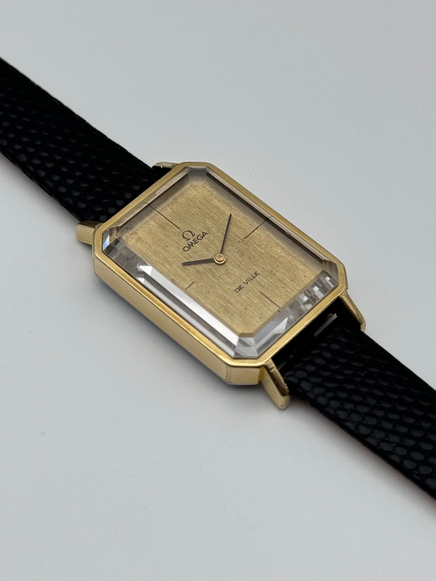 Omega DeVille Tank Manual Wind - Andrew Grima - Ultra Rare - 511.0378