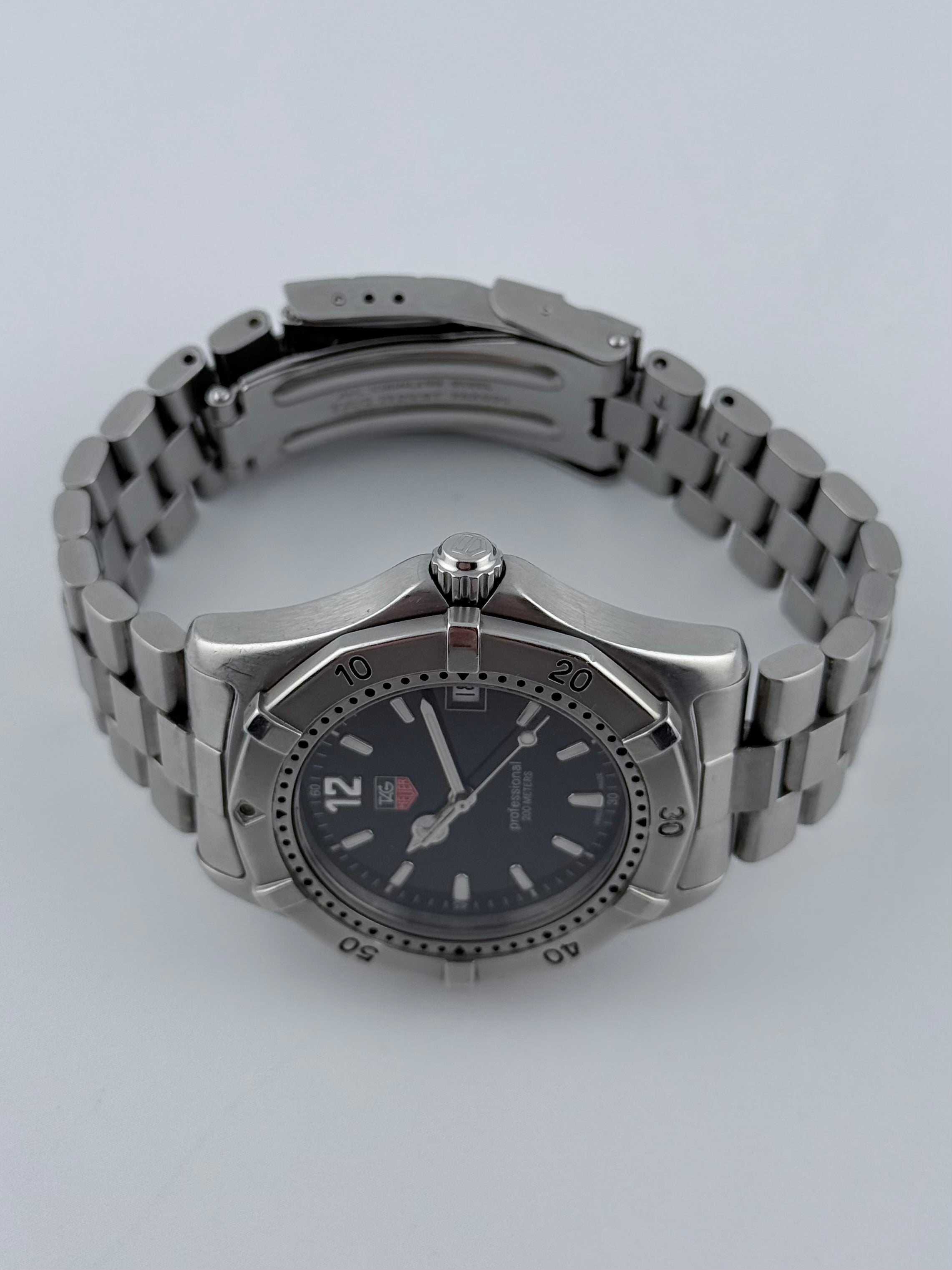 Tag Heuer Professional 200m Quartz Date - WK1110-0 – The Wrist Watcher