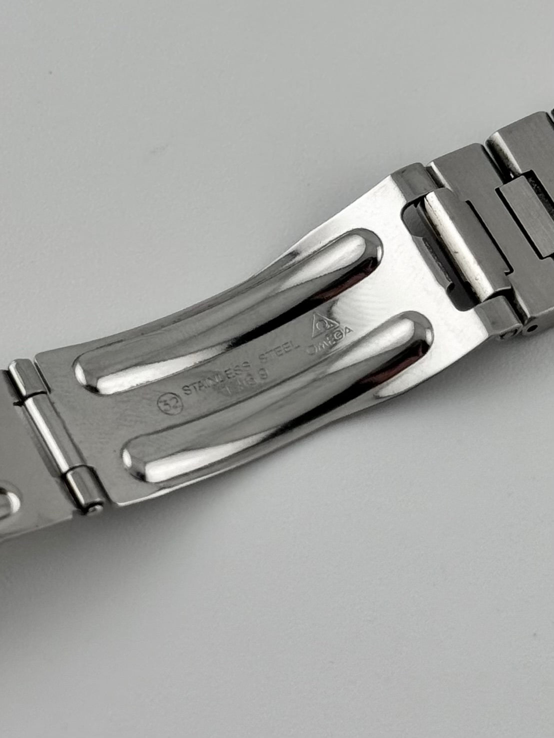 Omega Speedmaster Automatic Date - 175.0043 - Rare Reverse Panda Dial