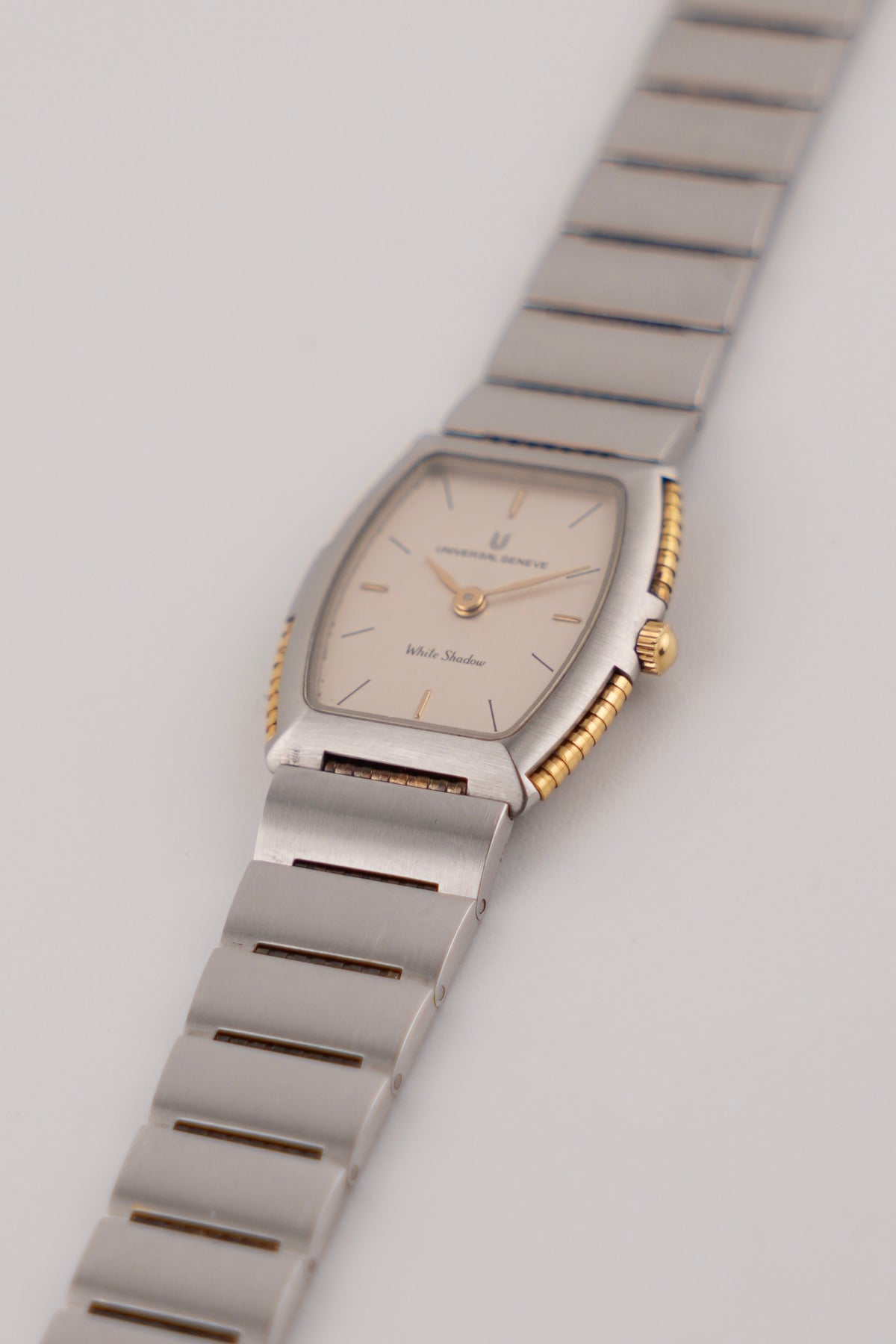 Universal Geneve White Shadow Quartz - 616.520 - Ladies