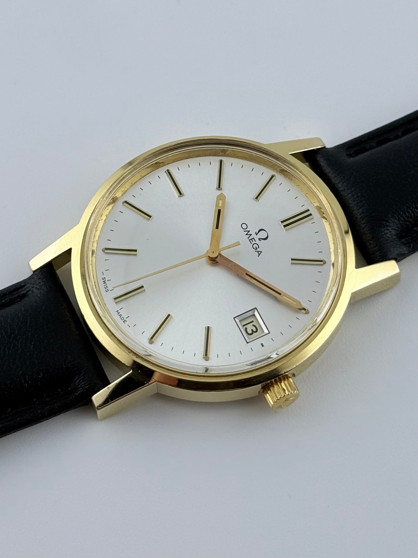 Omega Geneve Date Manual Wind 136.0104 - Box and Papers