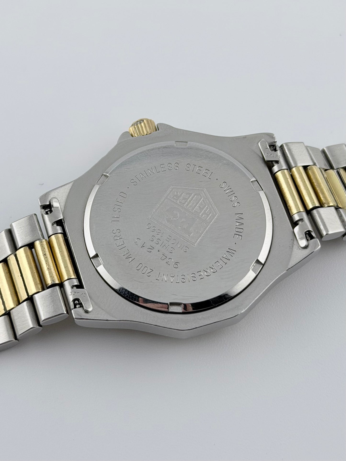 Tag Heuer Professional 3000 Quartz Date - 934.213