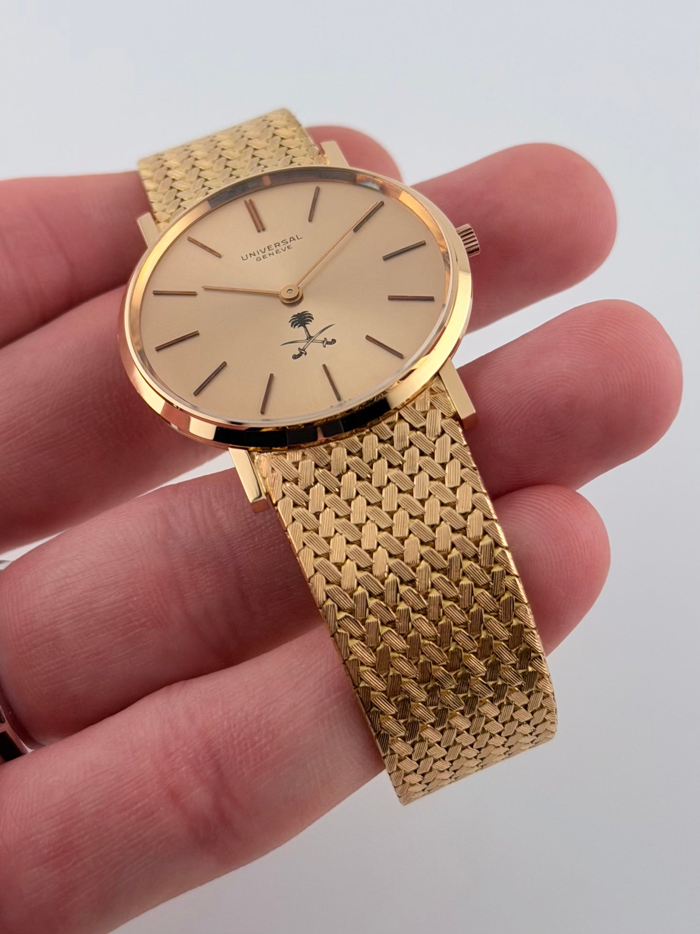 Universal Geneve Manual Wind - Ultra Rare - New Old Stock Khanjar - 18ct Gold