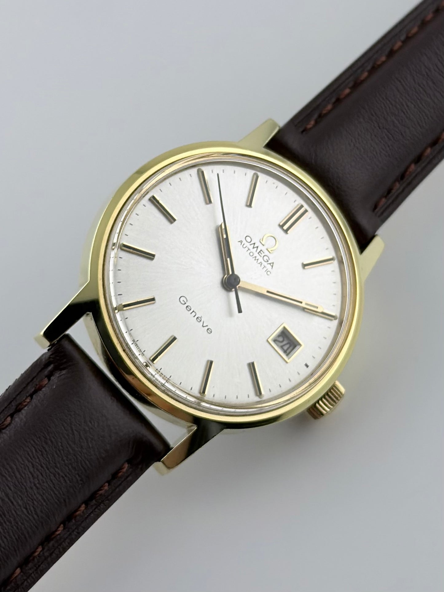 Omega Geneve Automatic Date 166.0098 - Box and Papers.