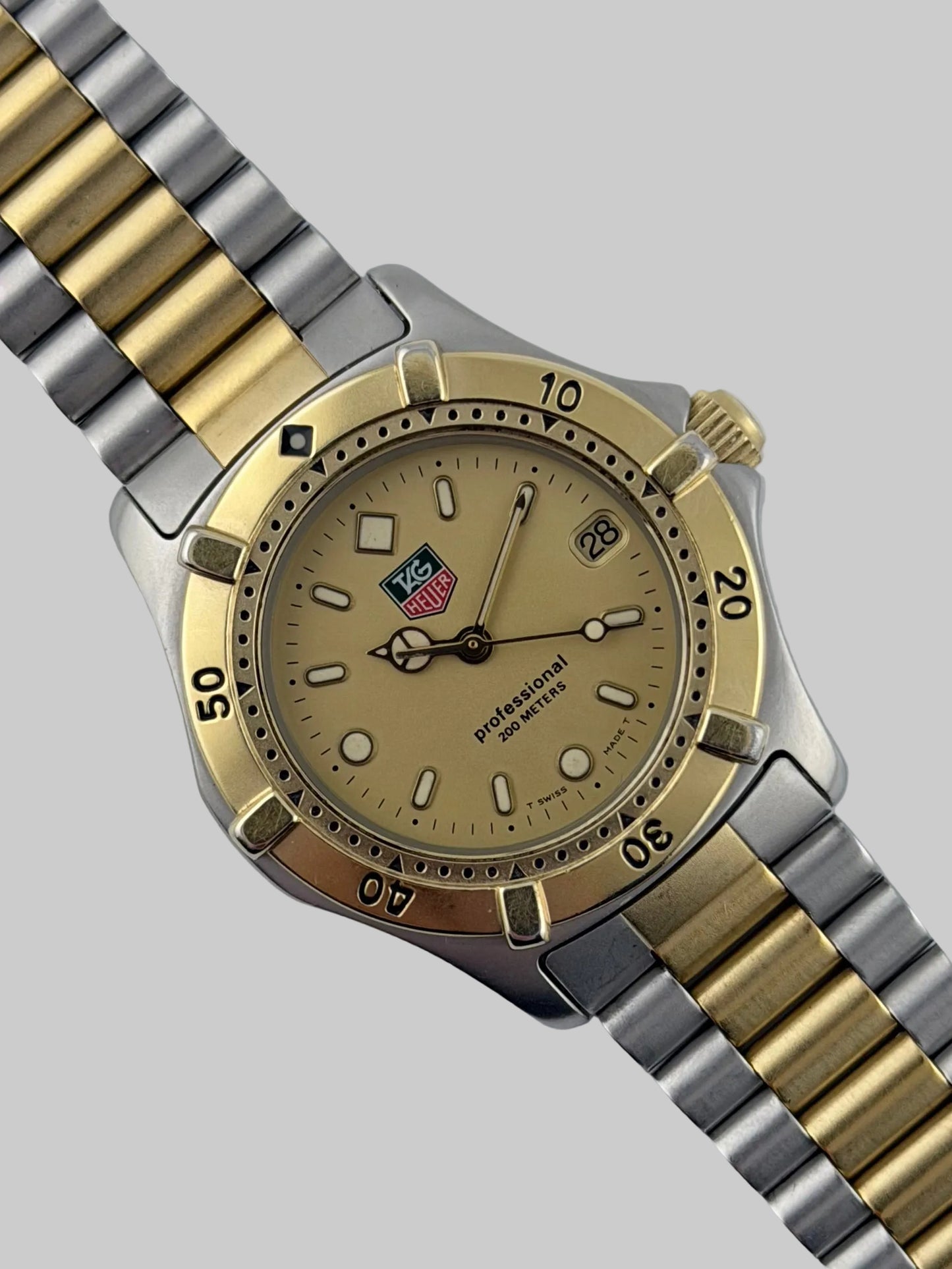 Tag Heuer Professional 200m Quartz Date - 964.013.2