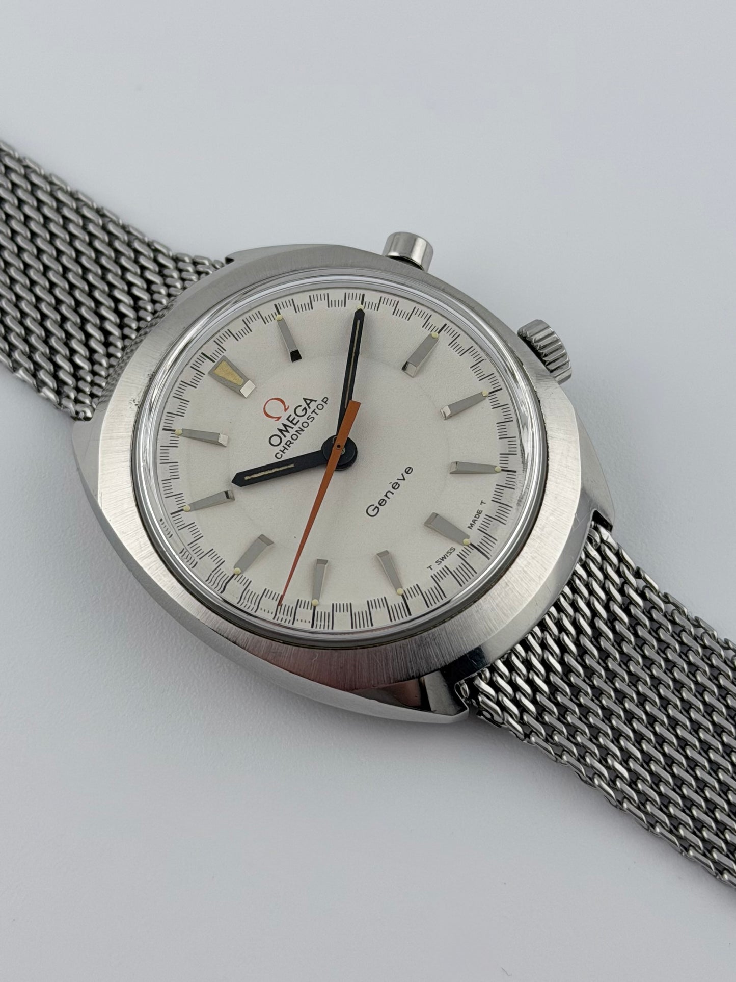 Omega Geneve Chronostop Manual Wind 145.009 - Original Bracelet - Ultra rare white dial!!