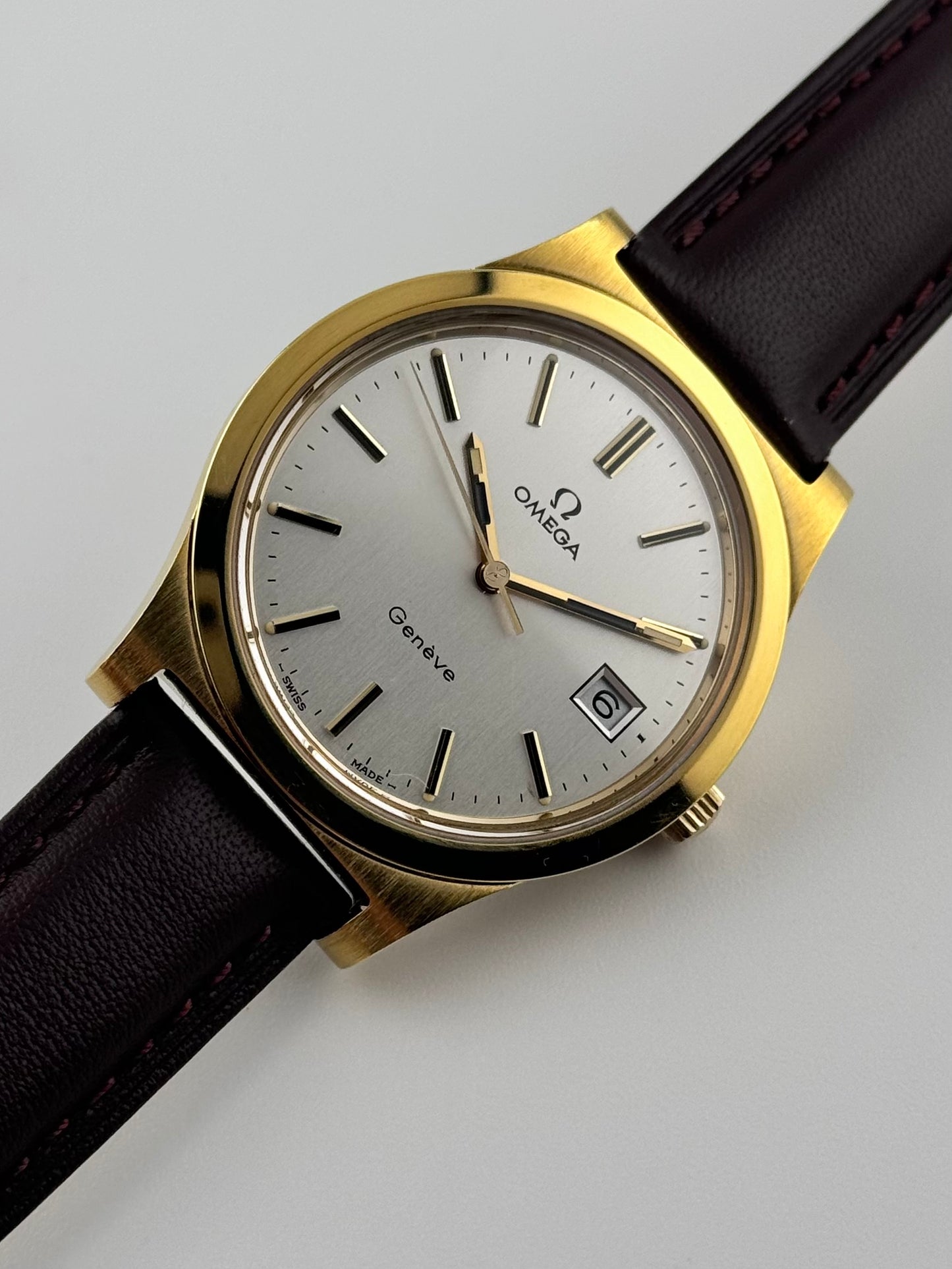 Omega Geneve Date Manual Wind - 136.0102 - Exceptional Condition