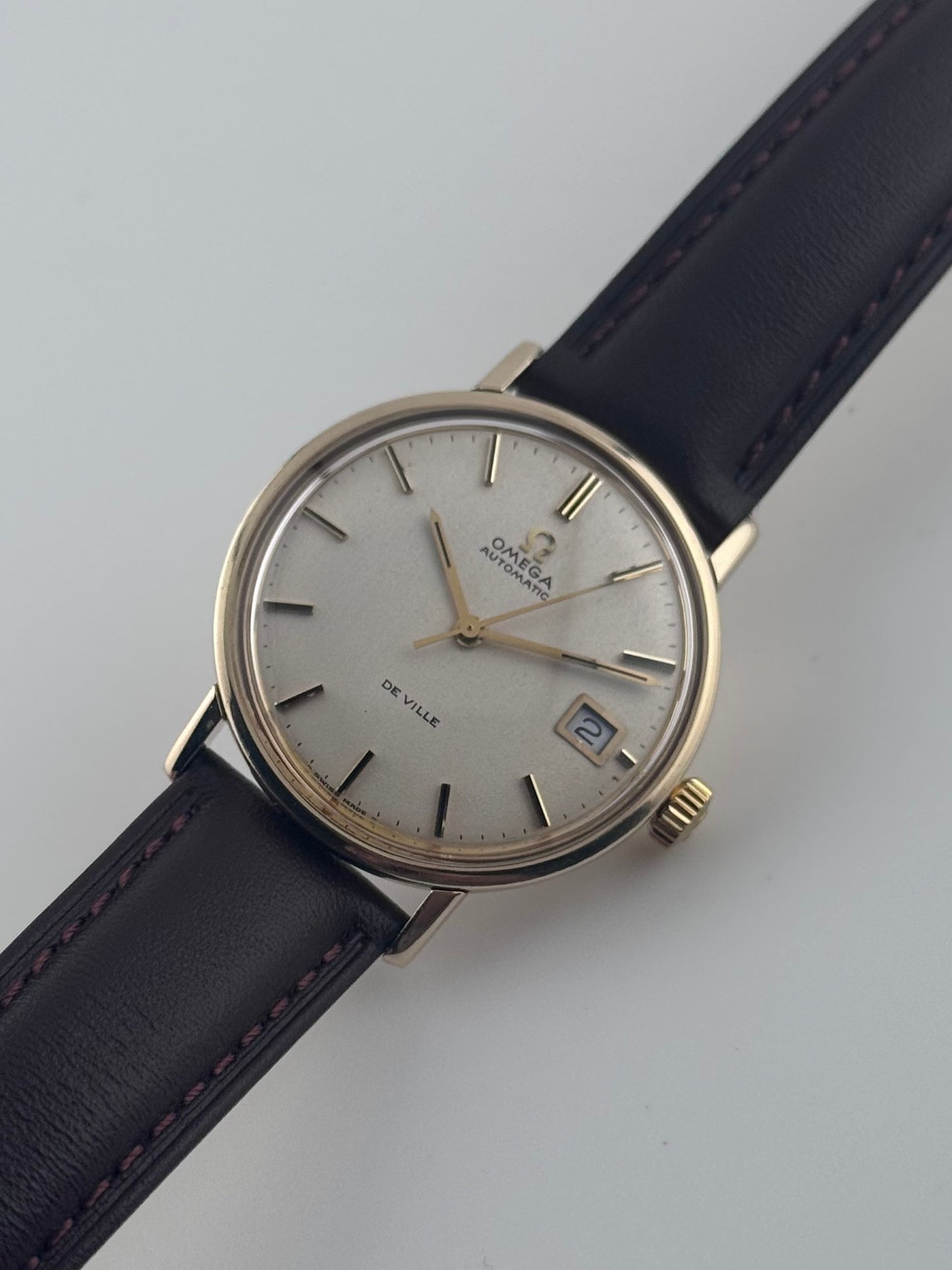 Omega De Ville Automatic Date 166.5020 - 9ct Solid Gold - Box and Papers!