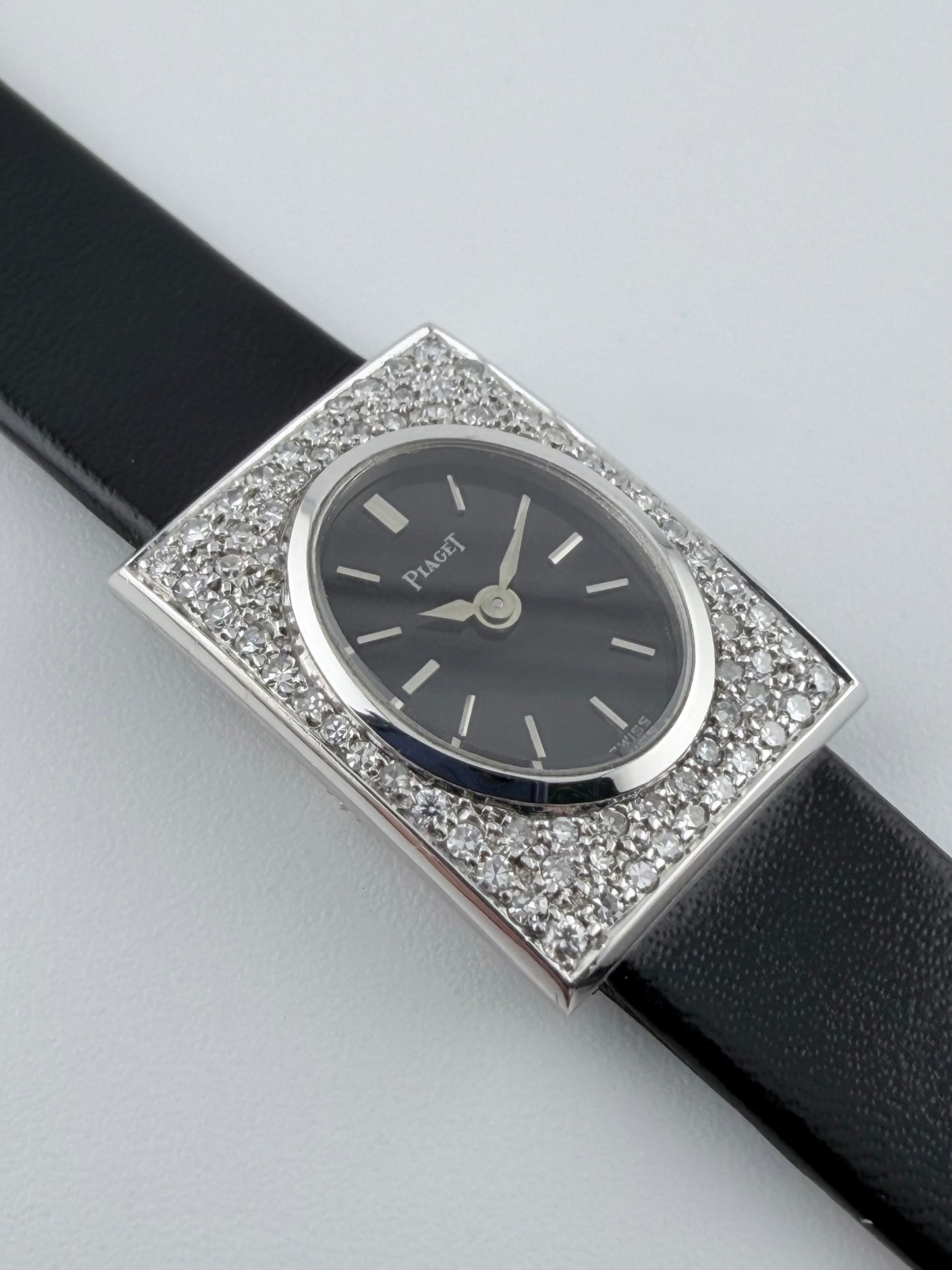 Piaget Manual Wind 18kt White Gold Factory Pavé Set - 3816E - Ladies
