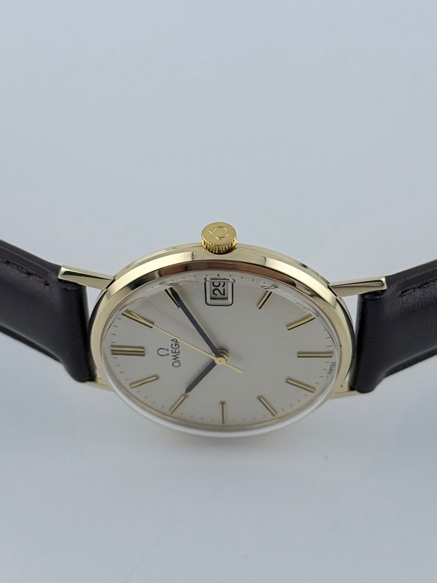 Omega Geneve Manual Wind 9ct Gold - 132.5017 - Original Box and Papers