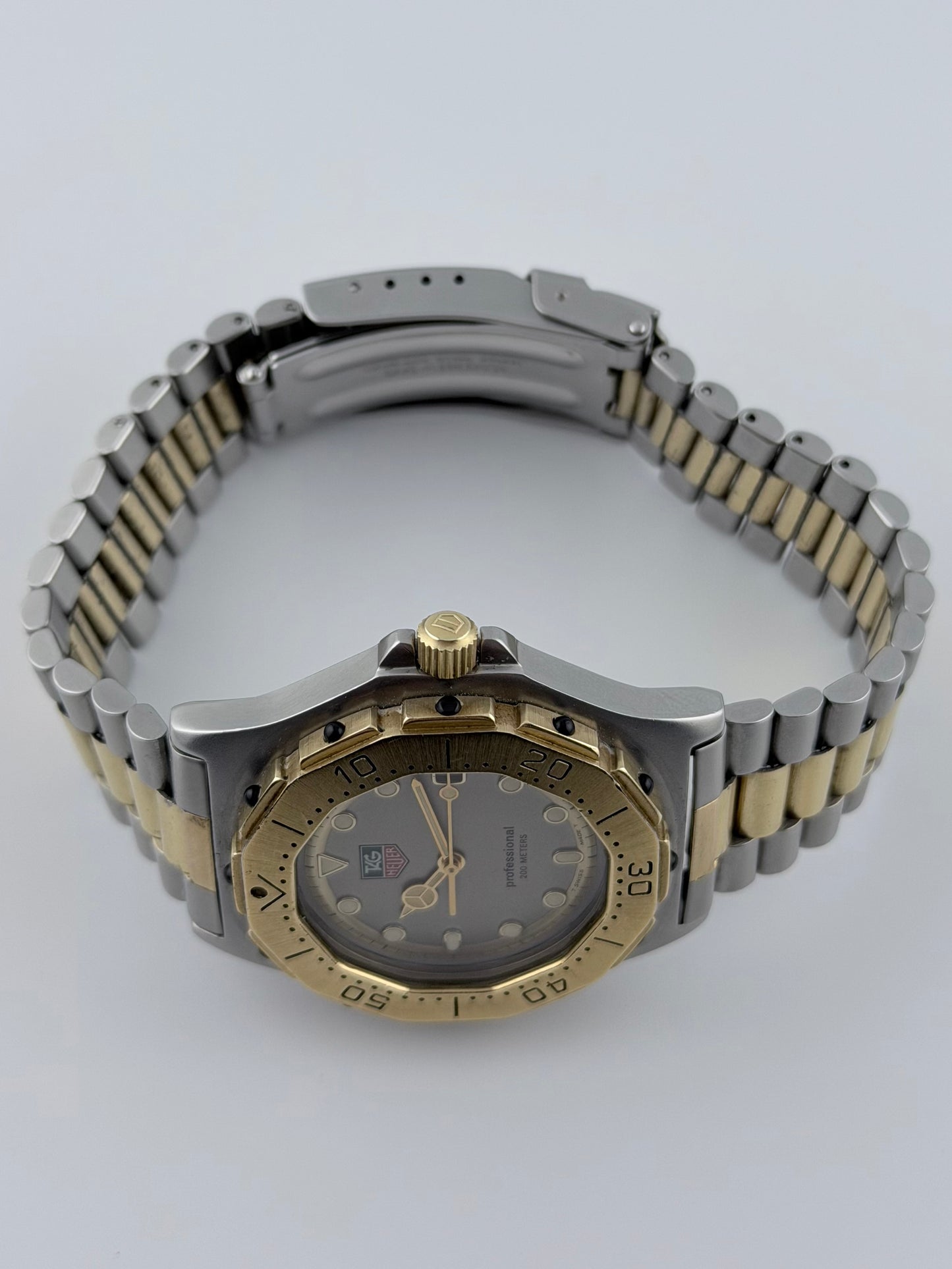 Tag Heuer Professional 200m Quartz Date - 934.206