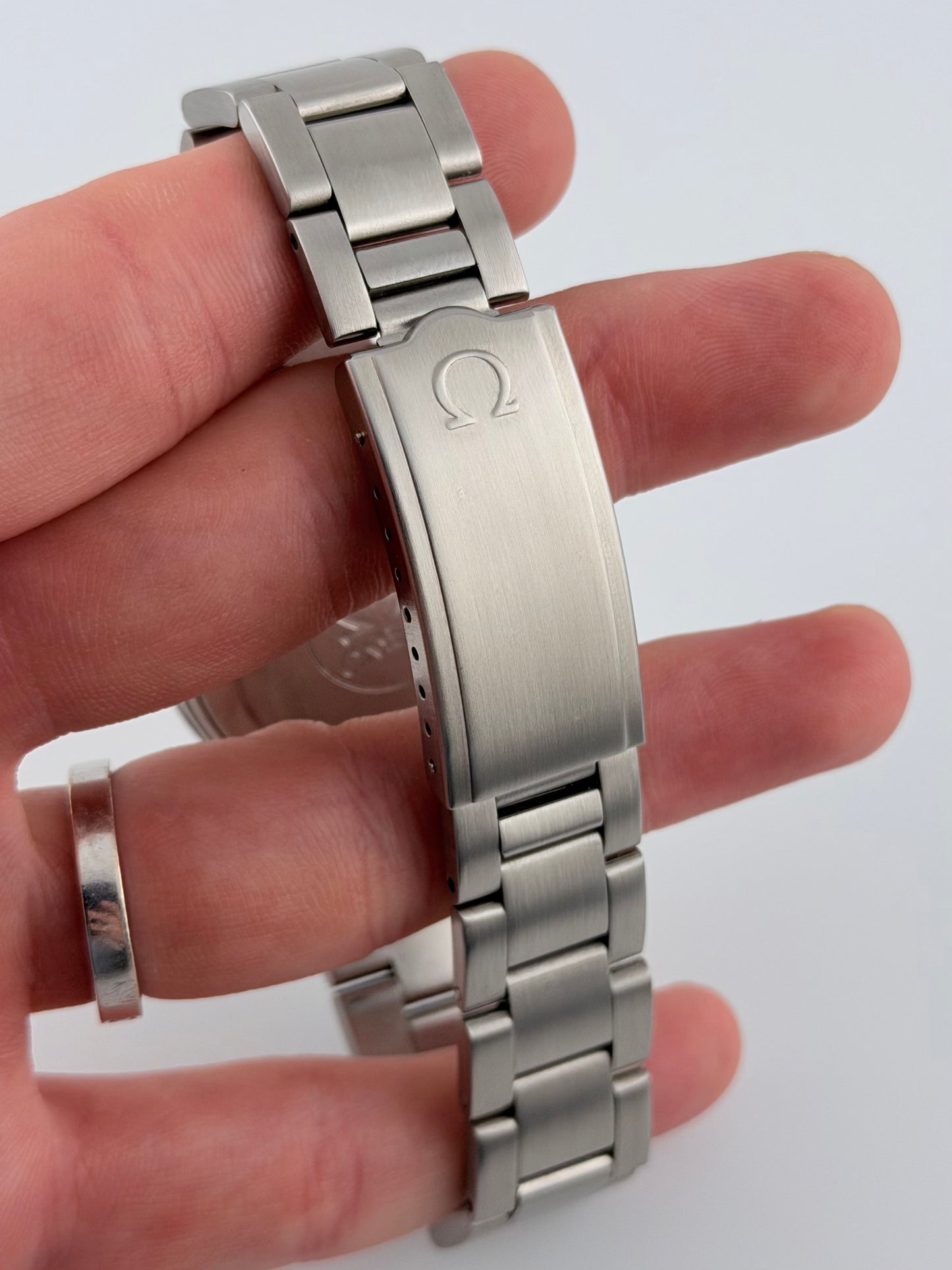 Omega Geneve Automatic Date - 166.0174