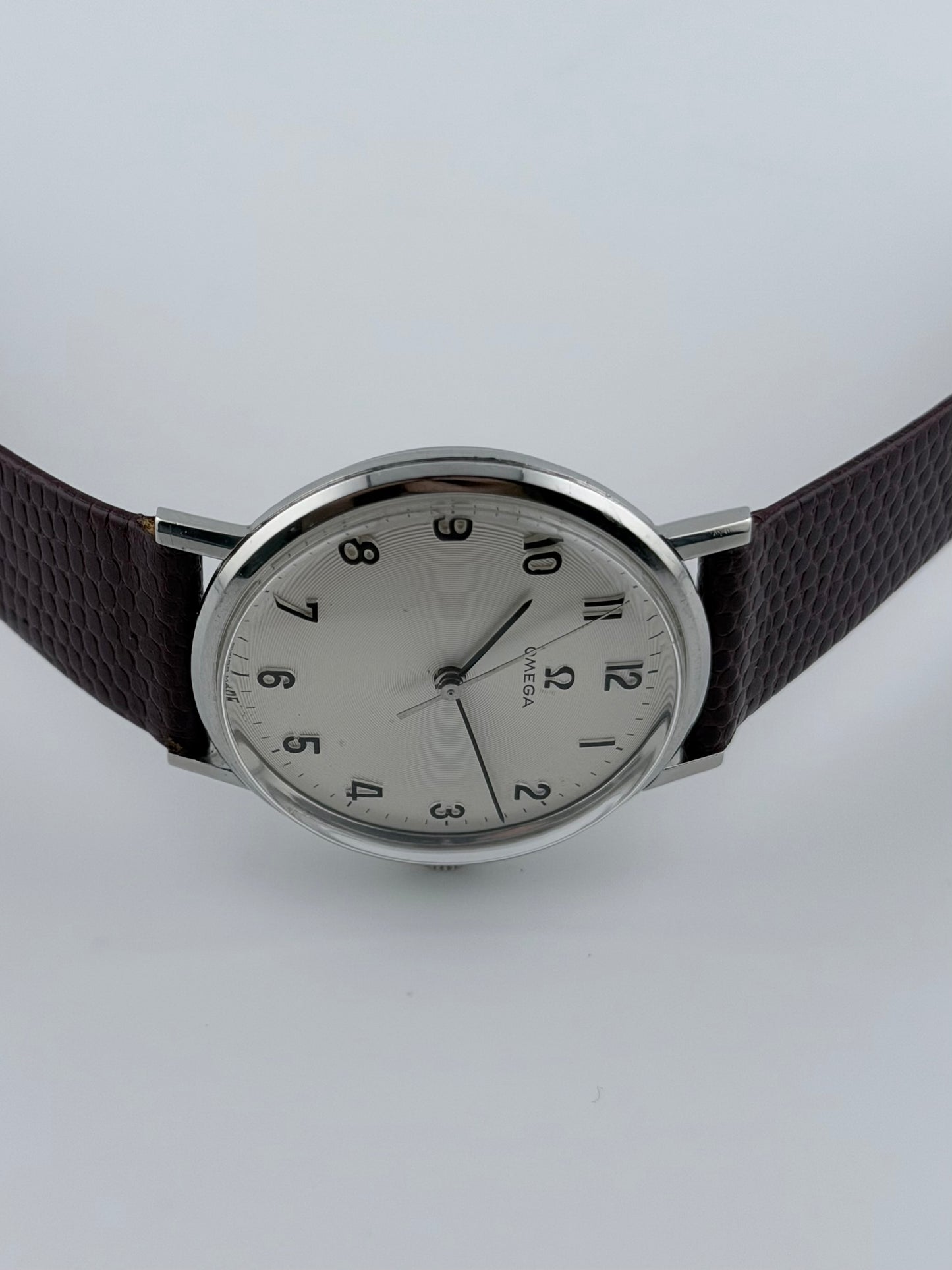 Omega Geneve Manual Wind 131.019 - Ultra Rare - Arabic Dial - Concentric Circles
