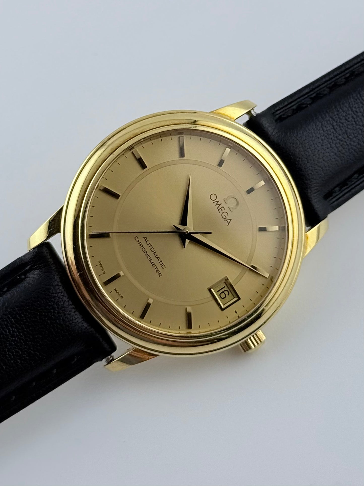 Omega Chronometer Automatic Date - Solid 18ct Gold - 4600.11