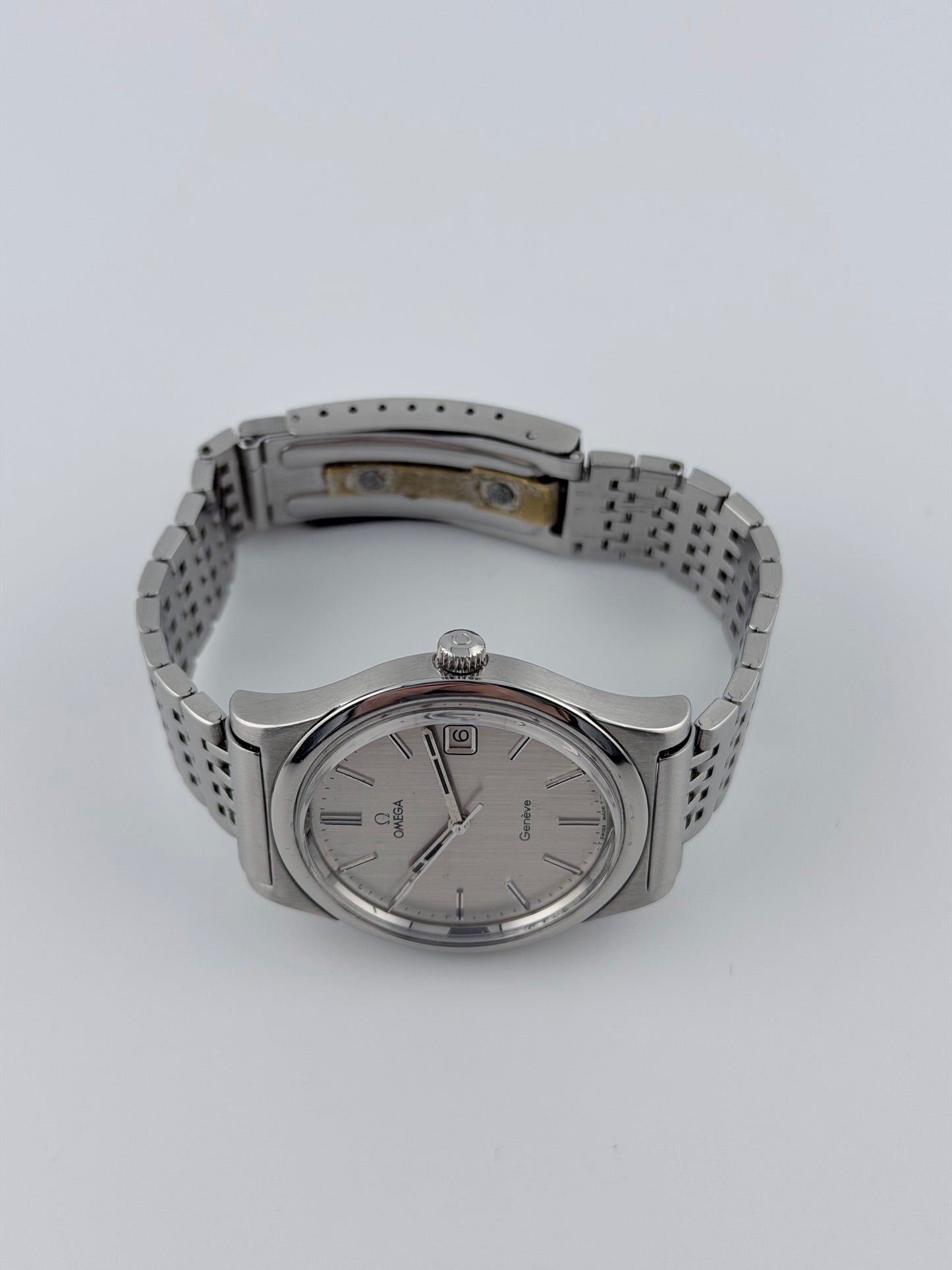 Omega Geneve Manual Wind - 136.0102 - Original Bracelet - Box and Papers!