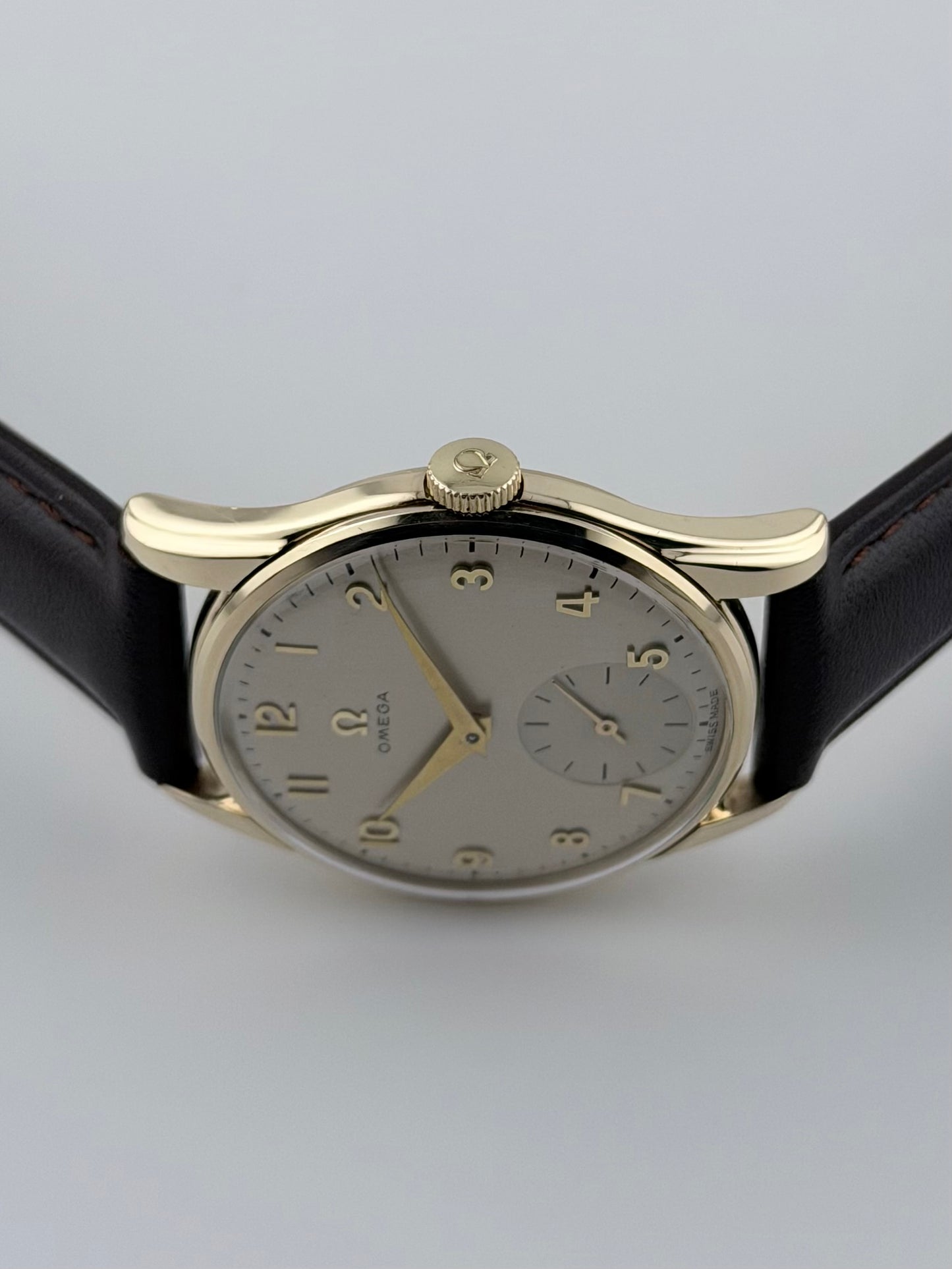 Omega Manual Wind Sub Seconds 9ct Solid Gold - 868945 - Rare Arabic Dial