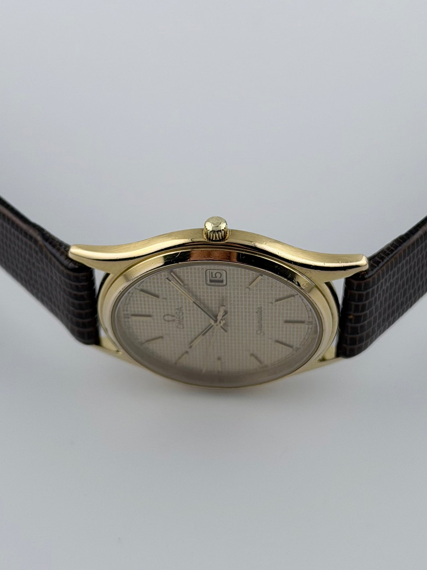 Omega Seamaster Quartz Date 196.0251 - Textured Dial