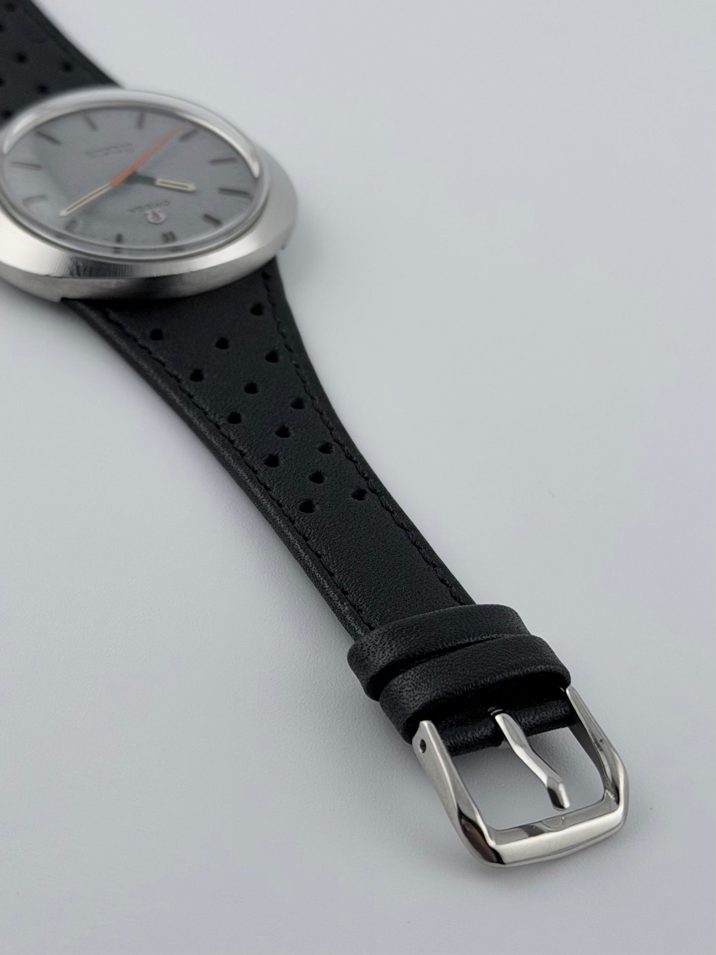 Omega Geneve Dynamic Manual Wind - 136.033 - Rare Dial
