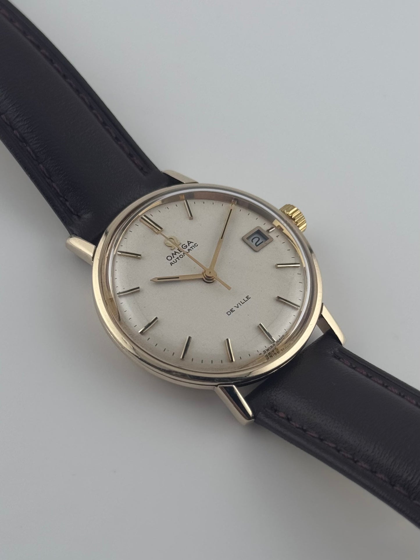 Omega De Ville Automatic Date 166.5020 - 9ct Solid Gold - Box and Papers!