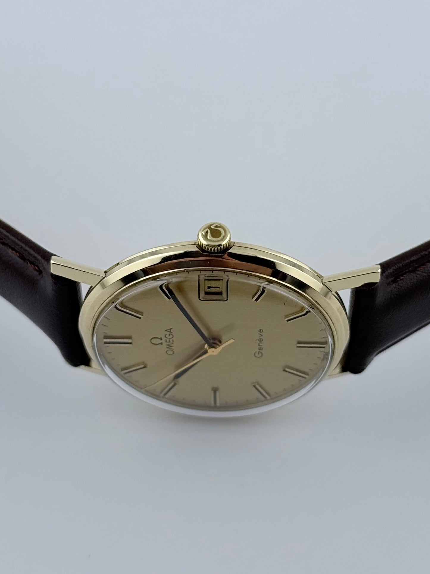 Omega Geneve Manual Wind 9ct Gold - 132.5017 - Original Box and Papers