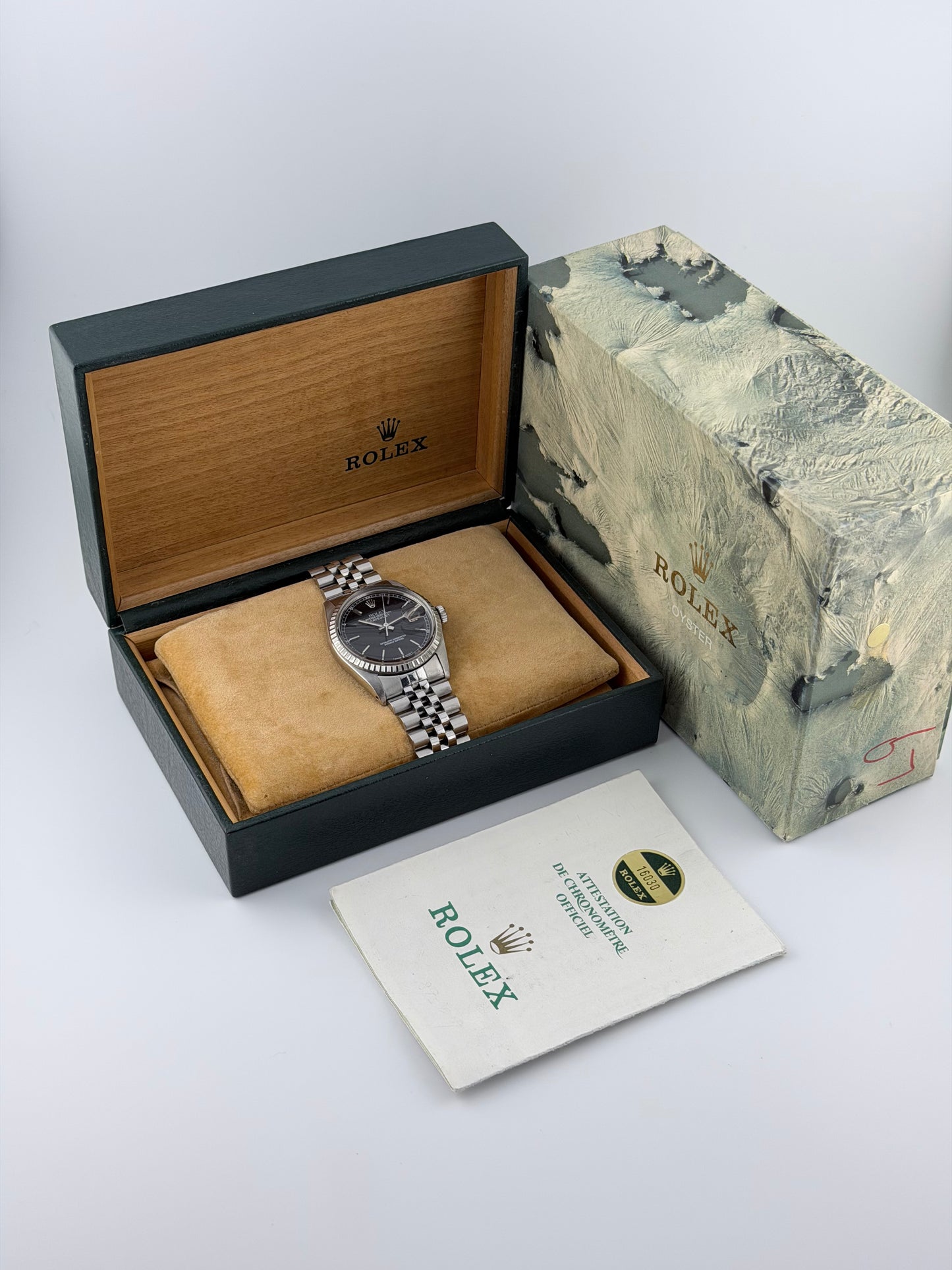 Rolex Datejust Oyster Perpetual - 16030 - Black - Original Box and Papers