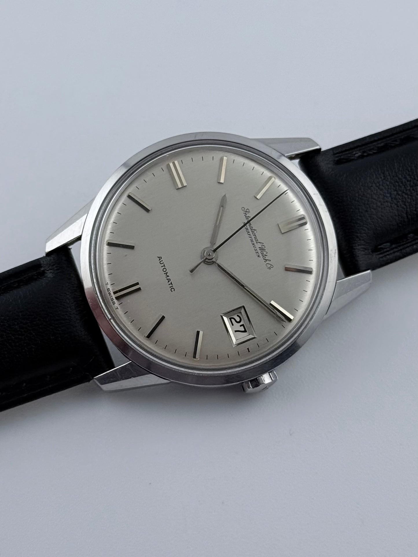IWC Shaffhausen Automatic Date - 810A - “Fish Crown”