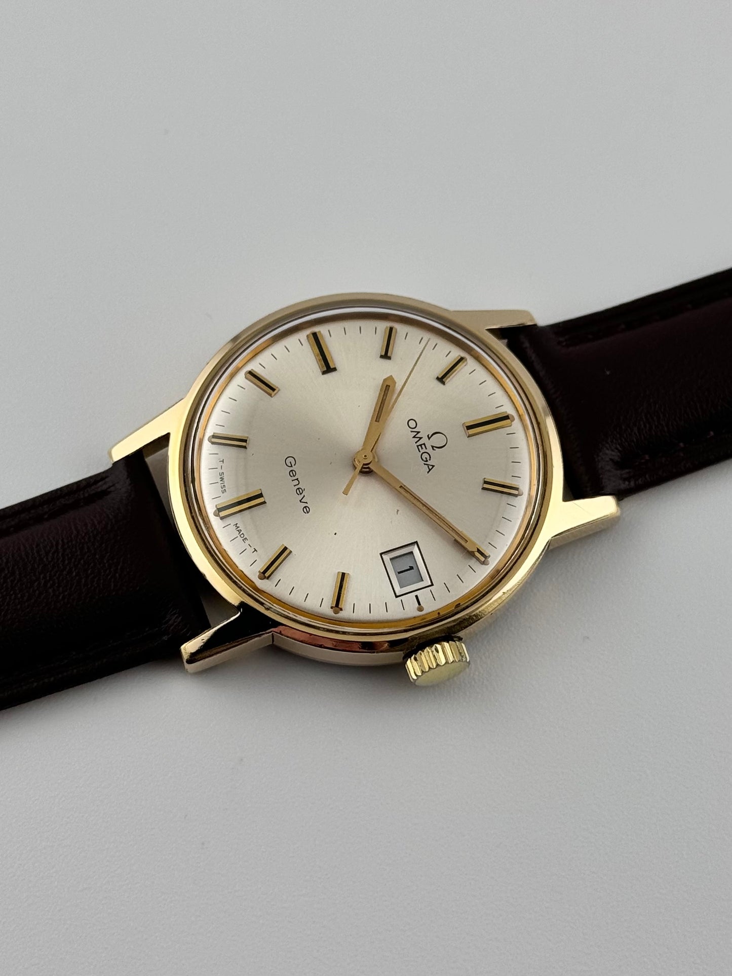 Omega Geneve Date Manual Wind - 136.070