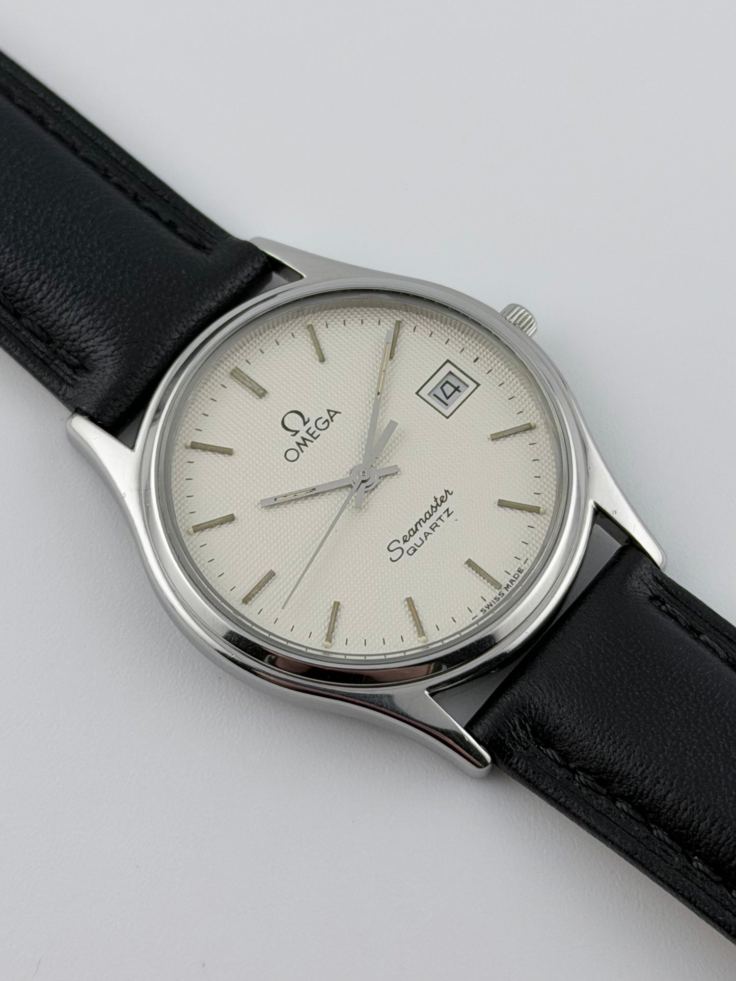 Omega Seamaster Quartz Date 196.0251 Hobnail Dial