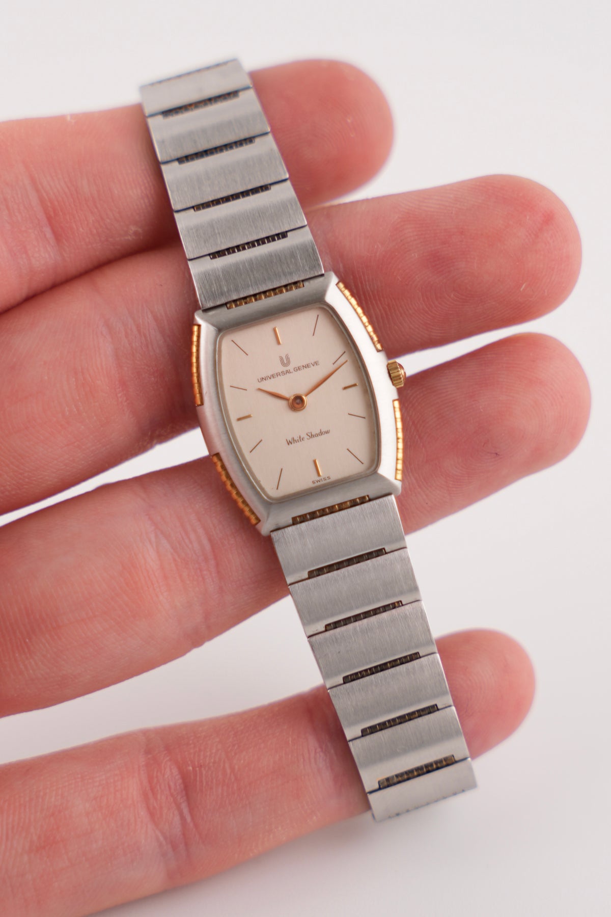 Universal Geneve White Shadow Quartz - 616.520 - Ladies