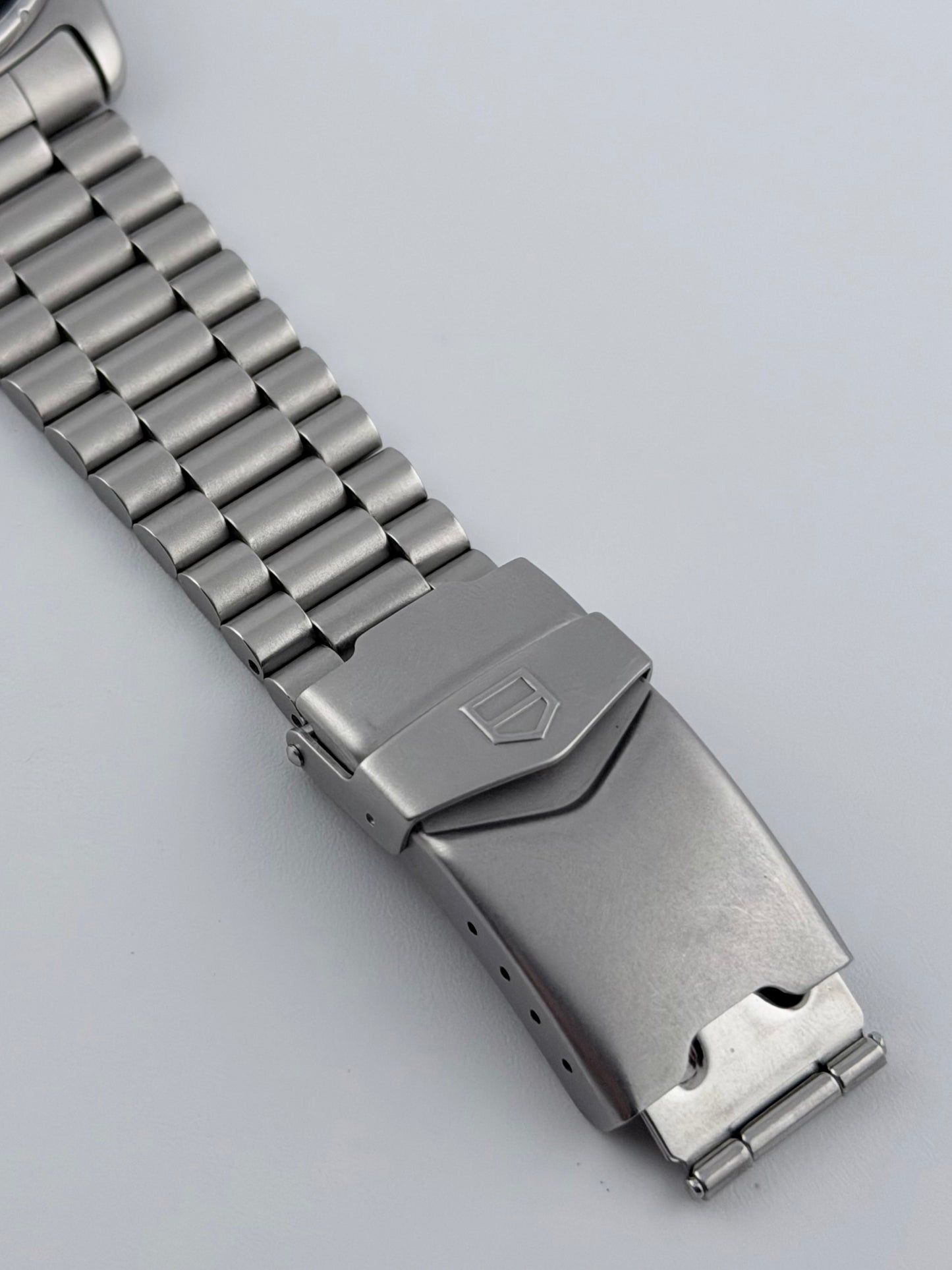Tag Heuer Professional 200m Quartz Date - 973.006F