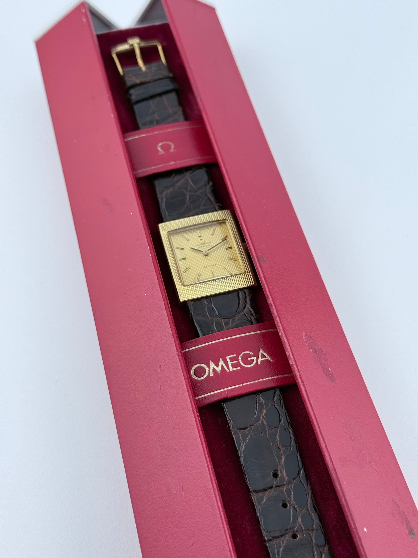 Omega De Ville Tank Manual Wind 111.081 - 18ct Gold - with Rare Box