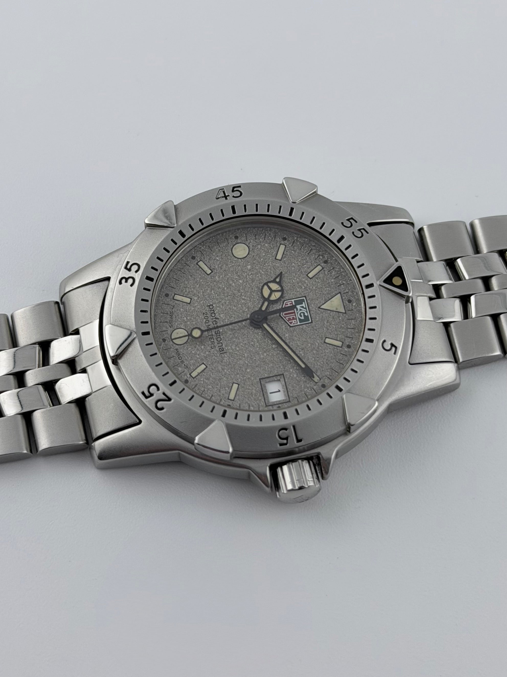 Tag Heuer Professional 200m Quartz Date - WD1211-K-20 – The Wrist