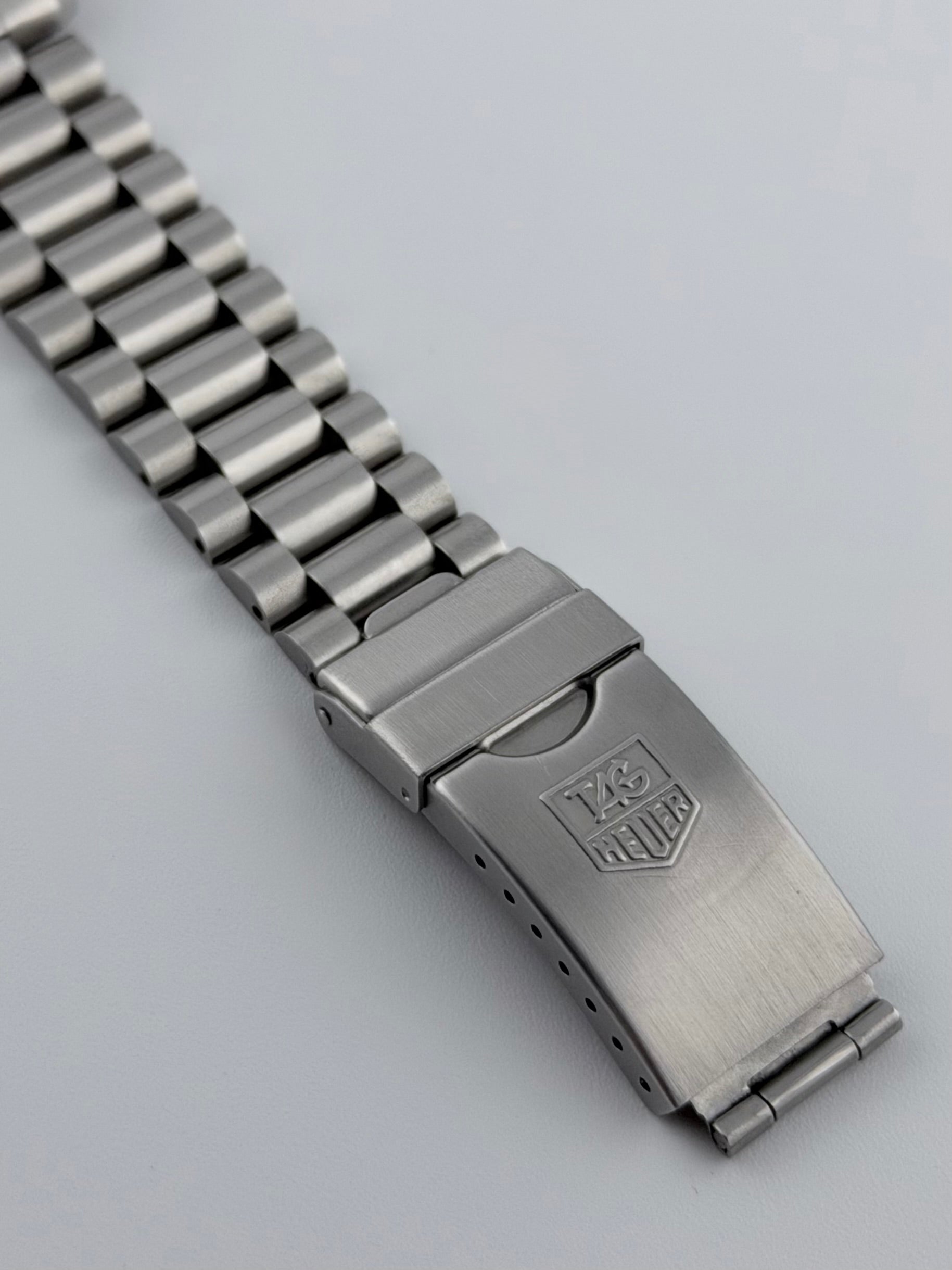 Tag Heuer Professional 2000 Quartz Date - 962.213 – The Wrist Watcher